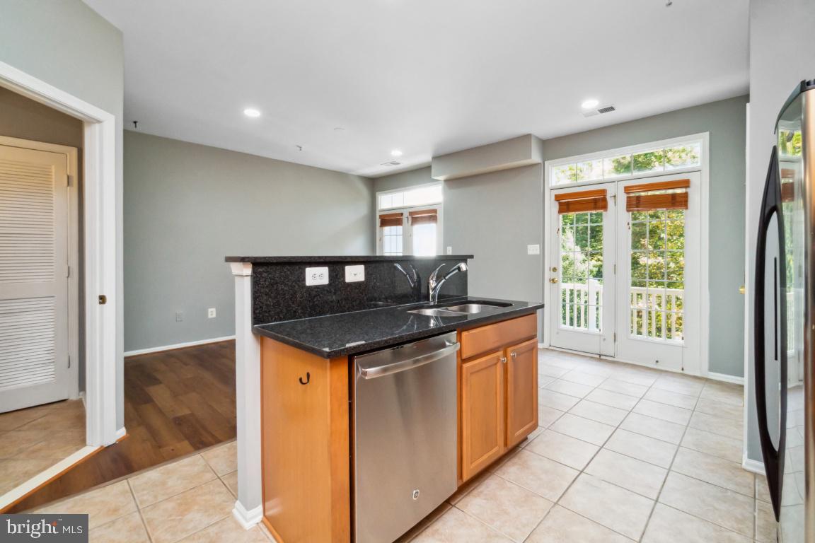 THE TOWNES CONDOMINIUM - Residential