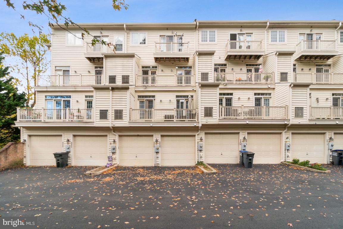 THE TOWNES CONDOMINIUM - Residential