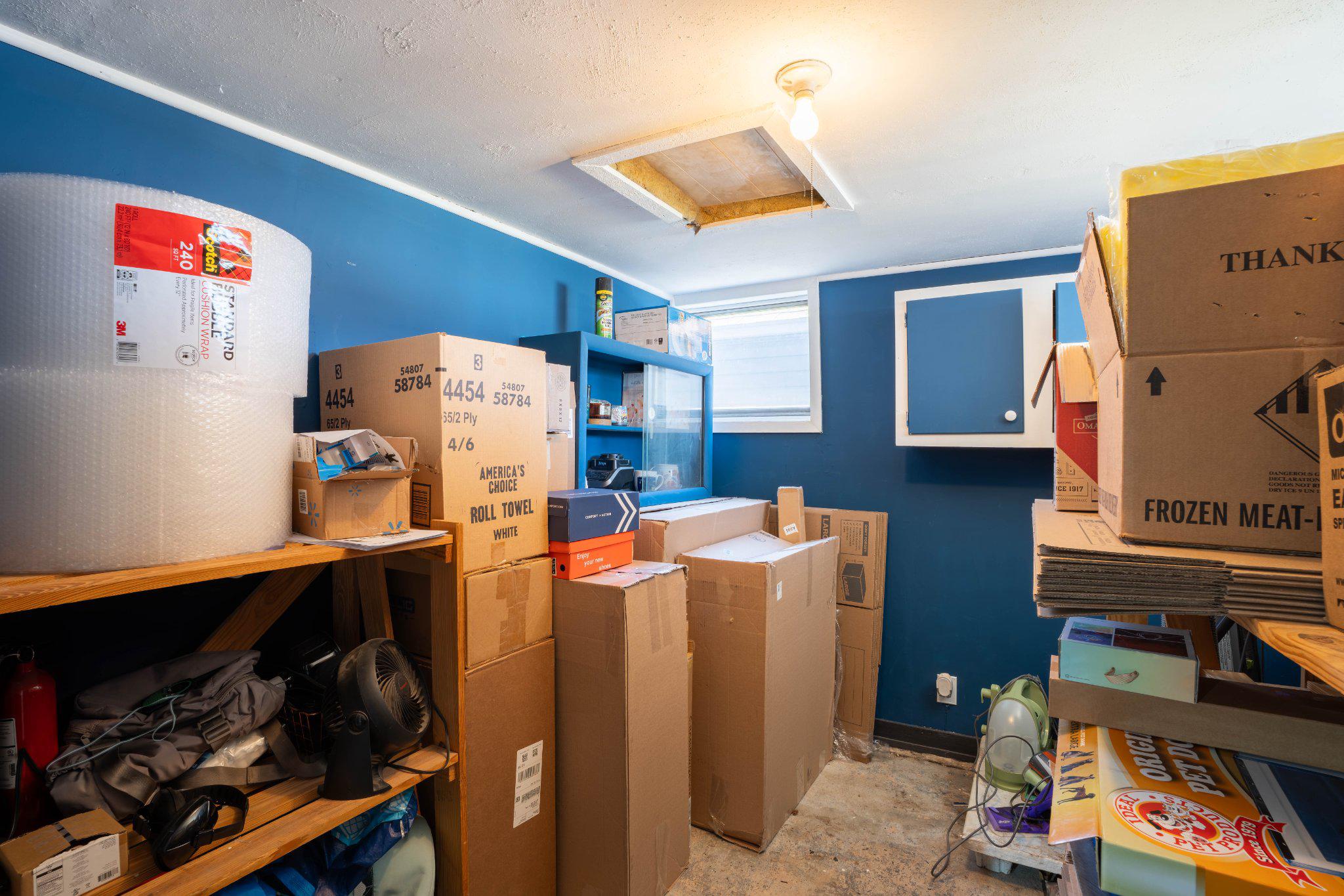 LEVITTOWN - Residential