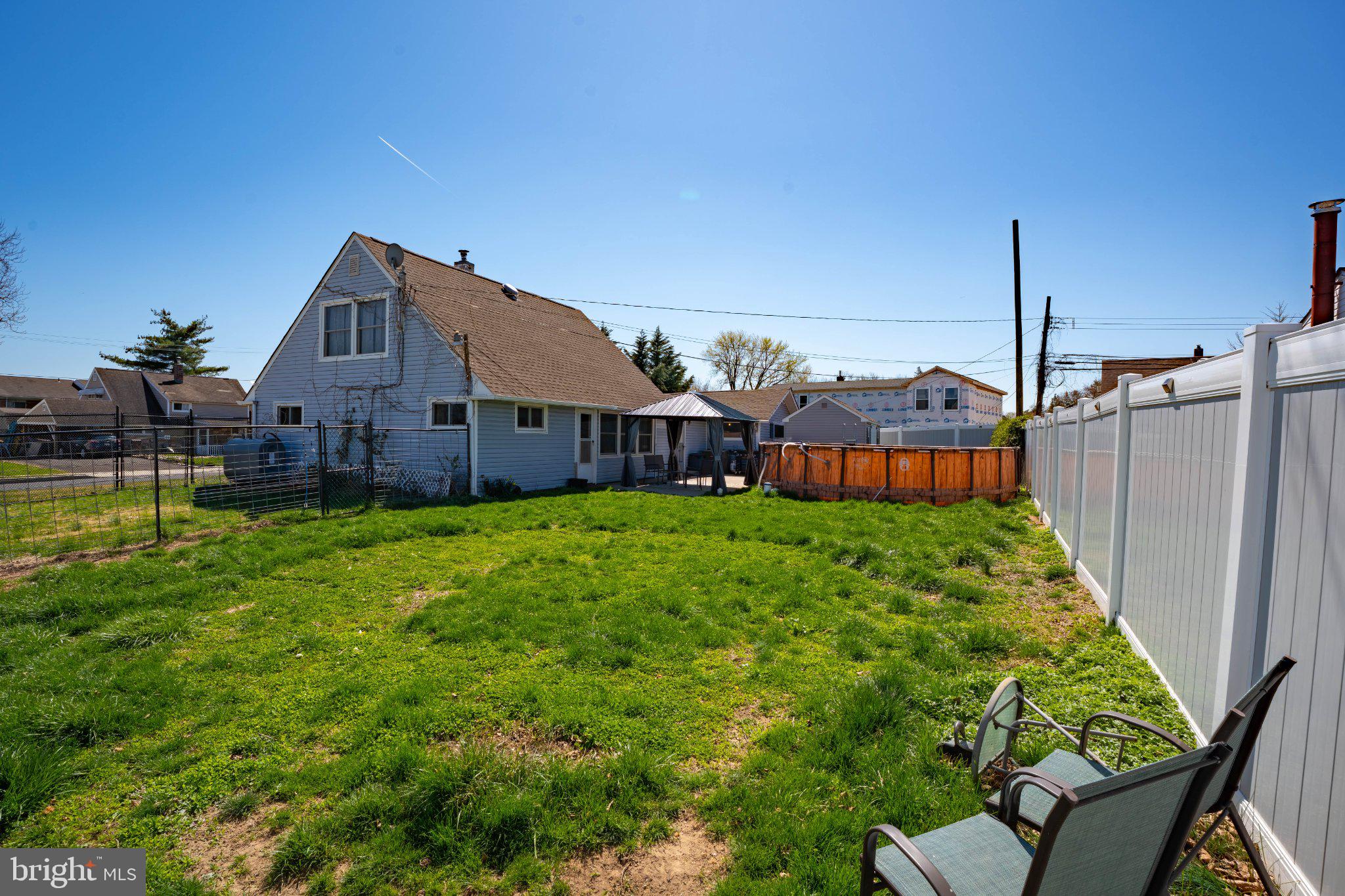 LEVITTOWN - Residential