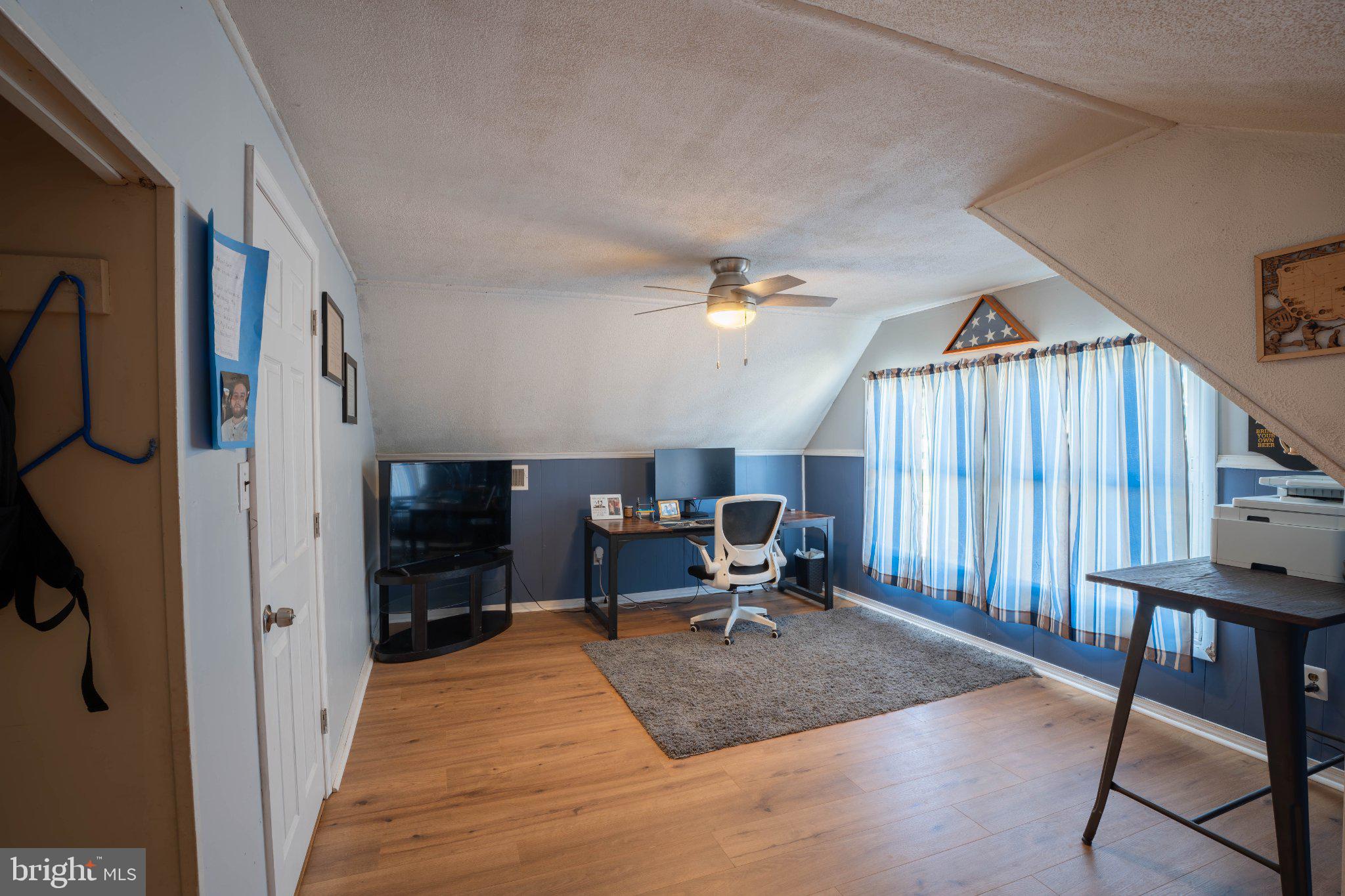 LEVITTOWN - Residential