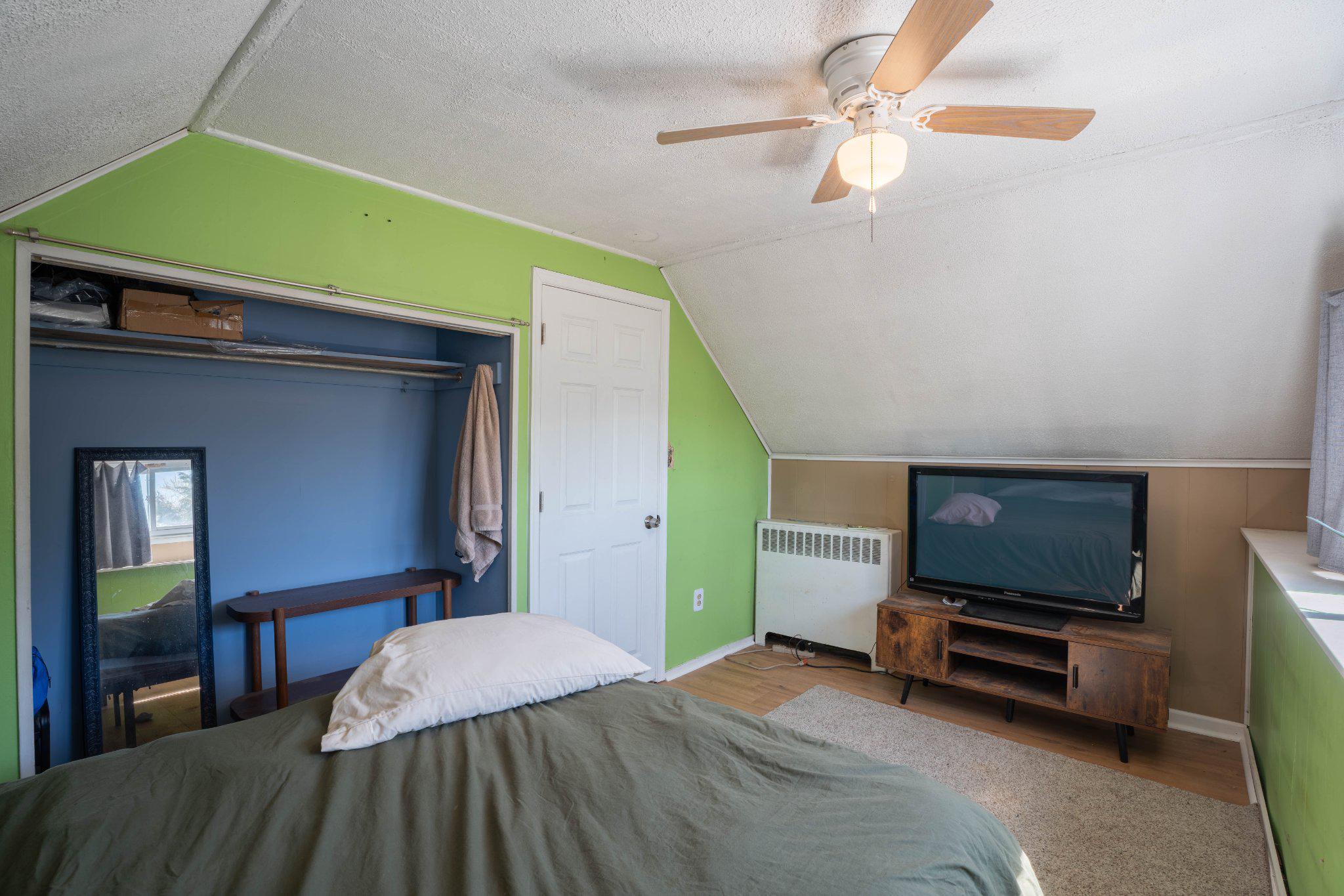 LEVITTOWN - Residential