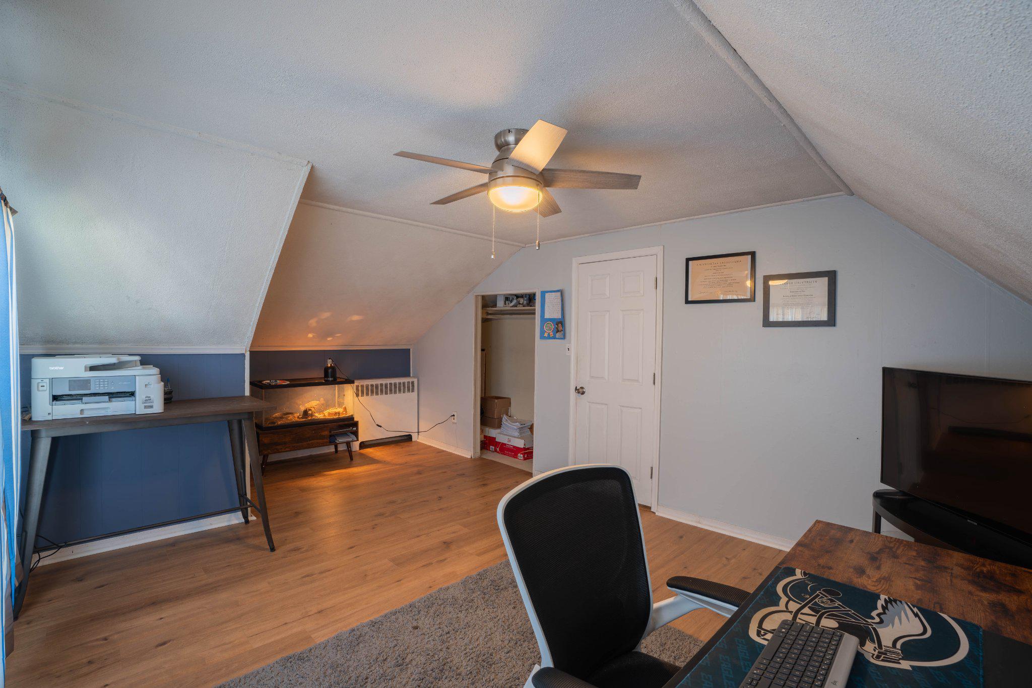 LEVITTOWN - Residential