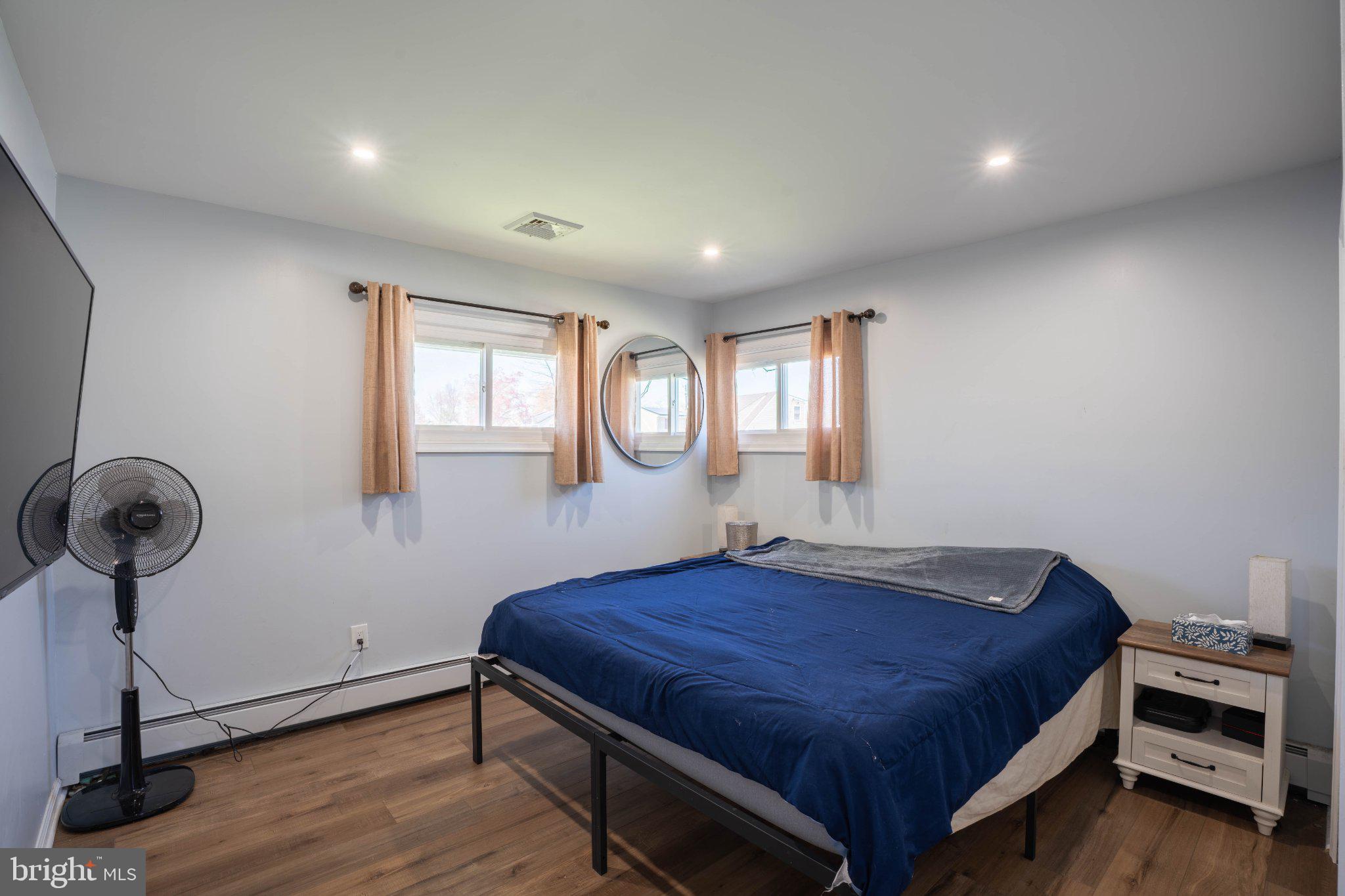 LEVITTOWN - Residential