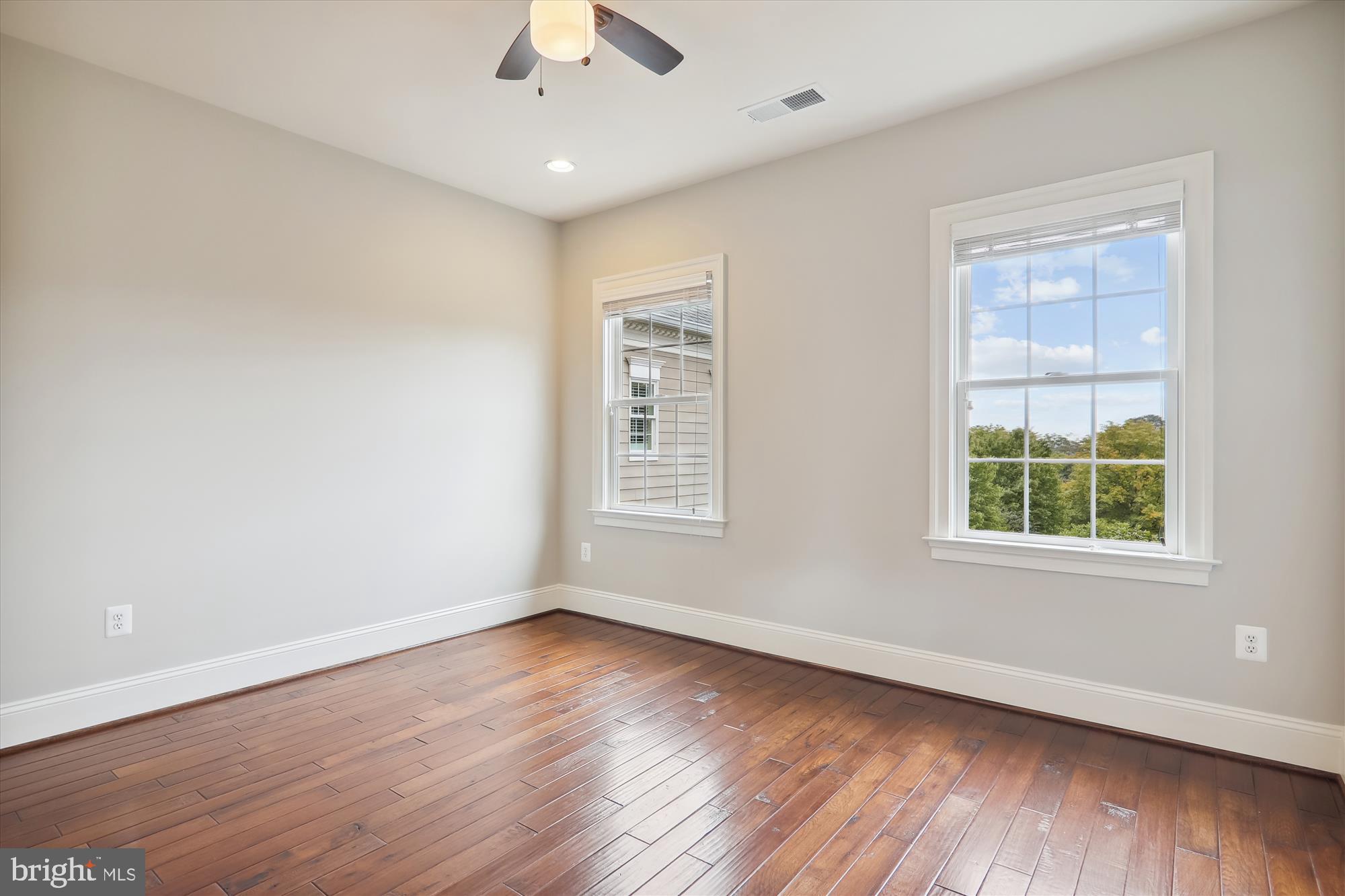 OAK GROVE - Residential