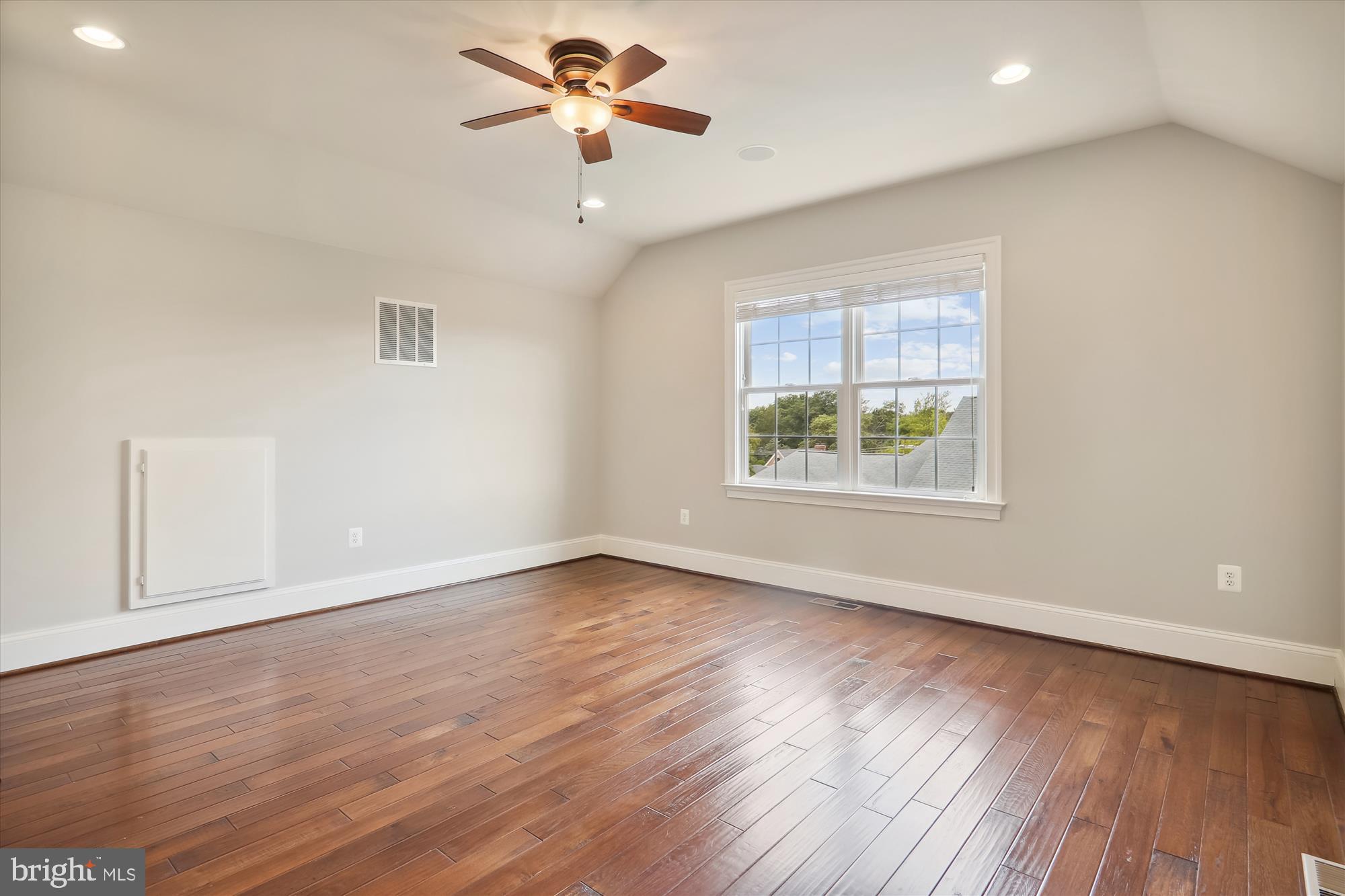 OAK GROVE - Residential