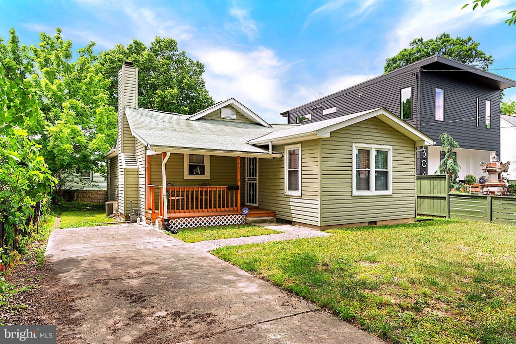 Photo of 302 Quackenbos Street NW, WASHINGTON, DC 20011 (MLS # DCDC2270032)