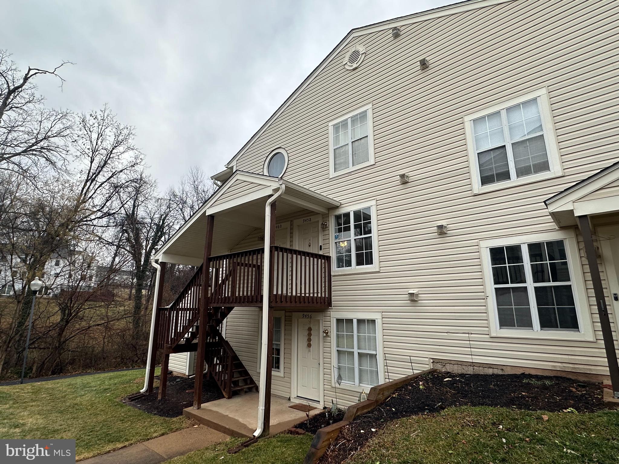 9458 SCARLET OAK DRIVE