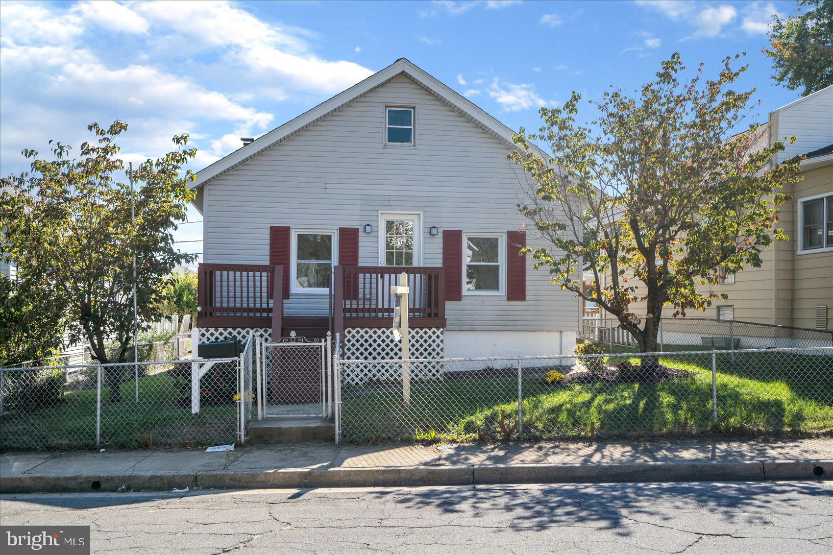 LORRAINE PARK - Residential