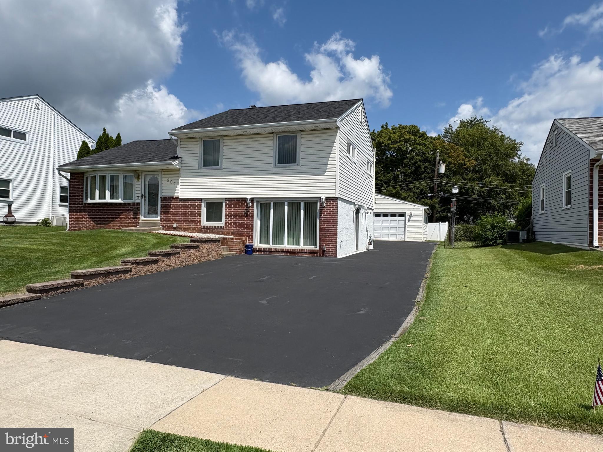 LAWRENCE PARK - Residential