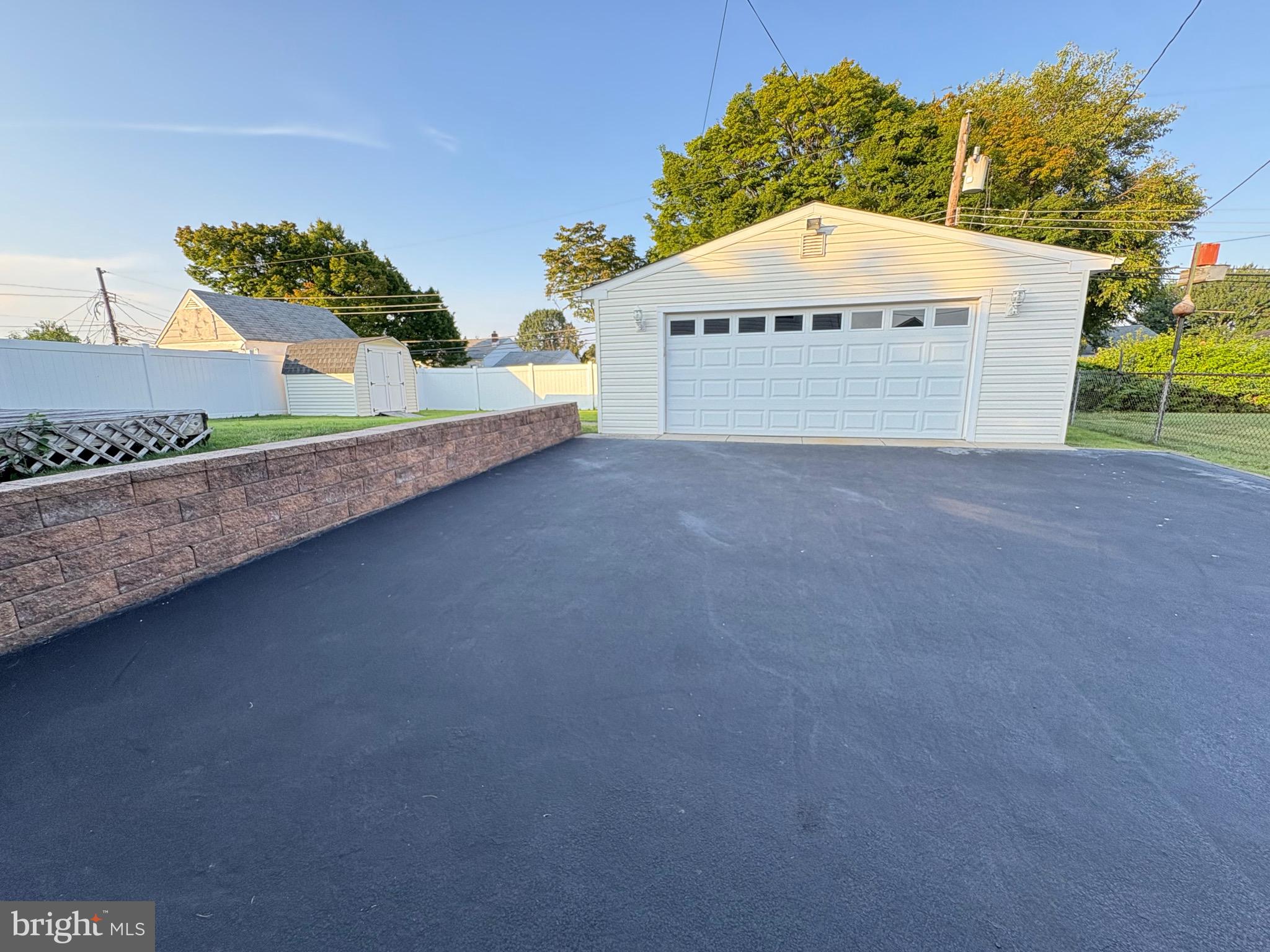 LAWRENCE PARK - Residential