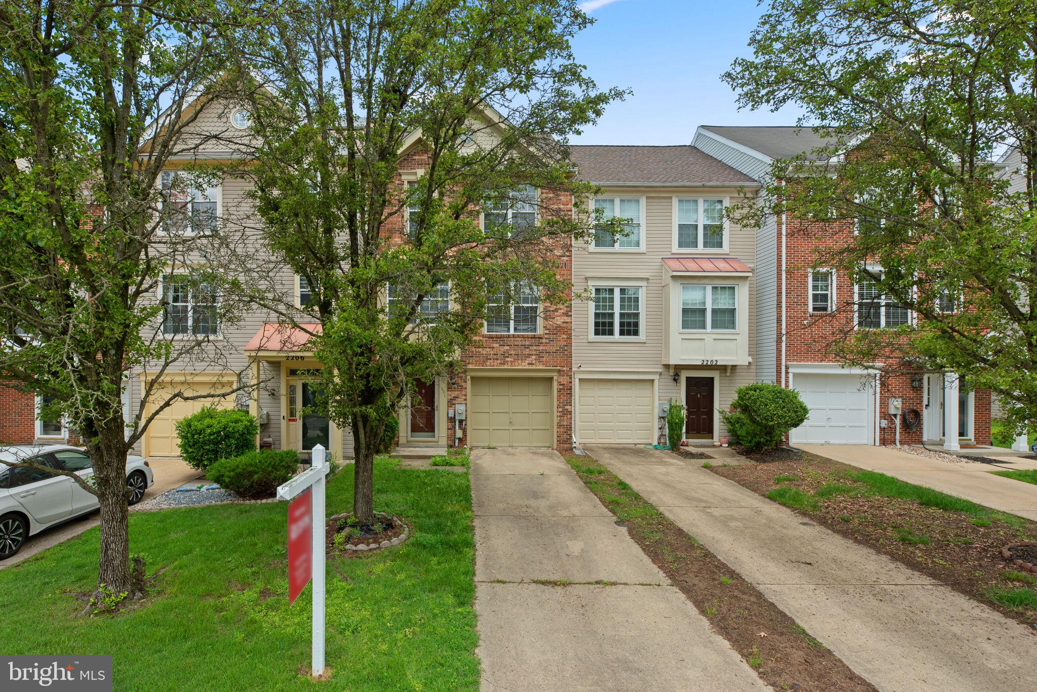 2204 COMMISSARY CIRCLE