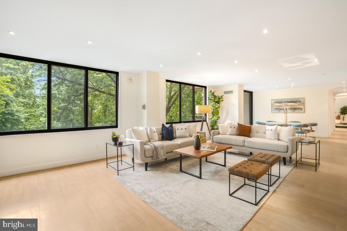 PROMENADE TOWERS - Residential