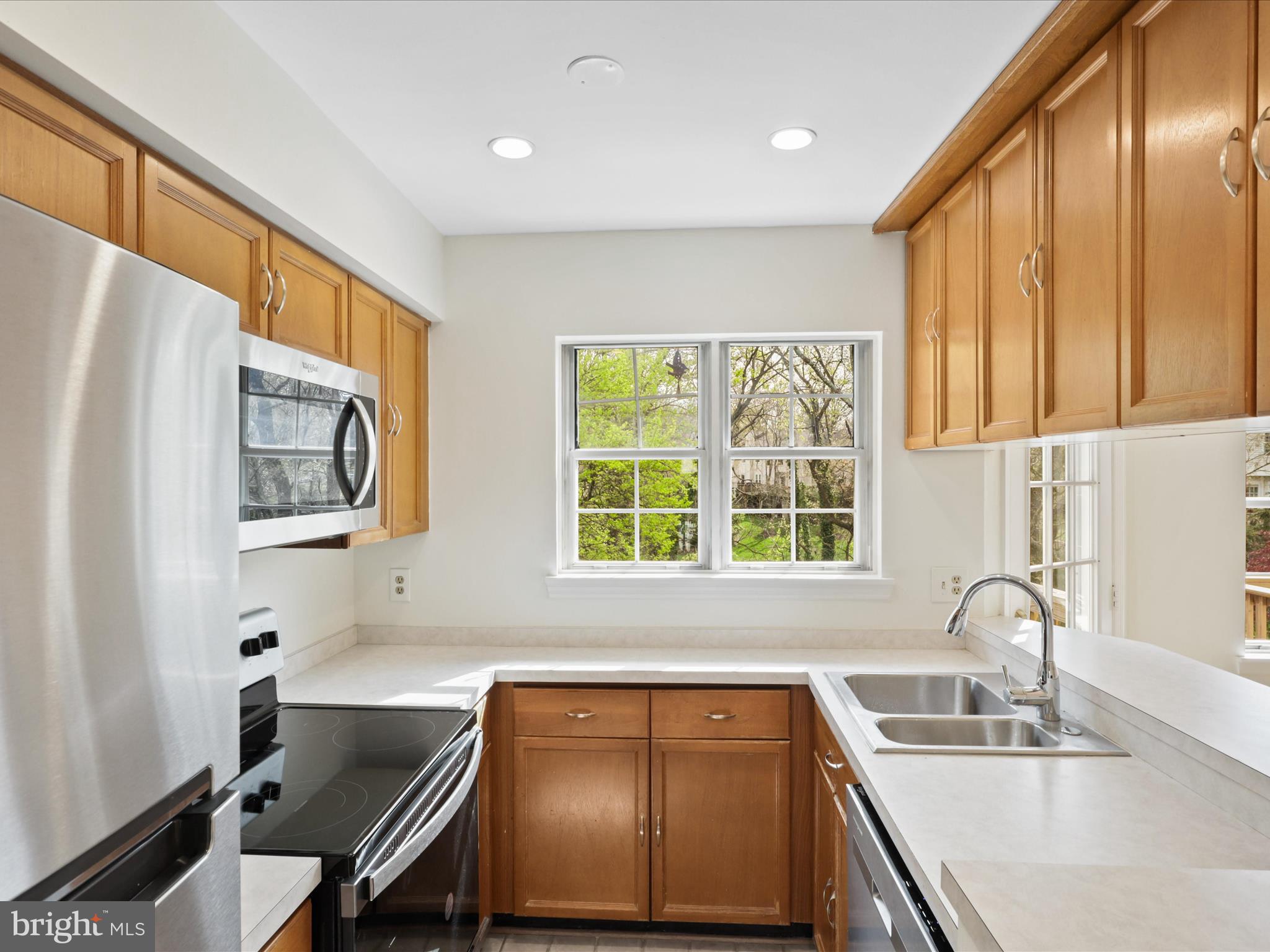 LOFTRIDGE - Residential Lease