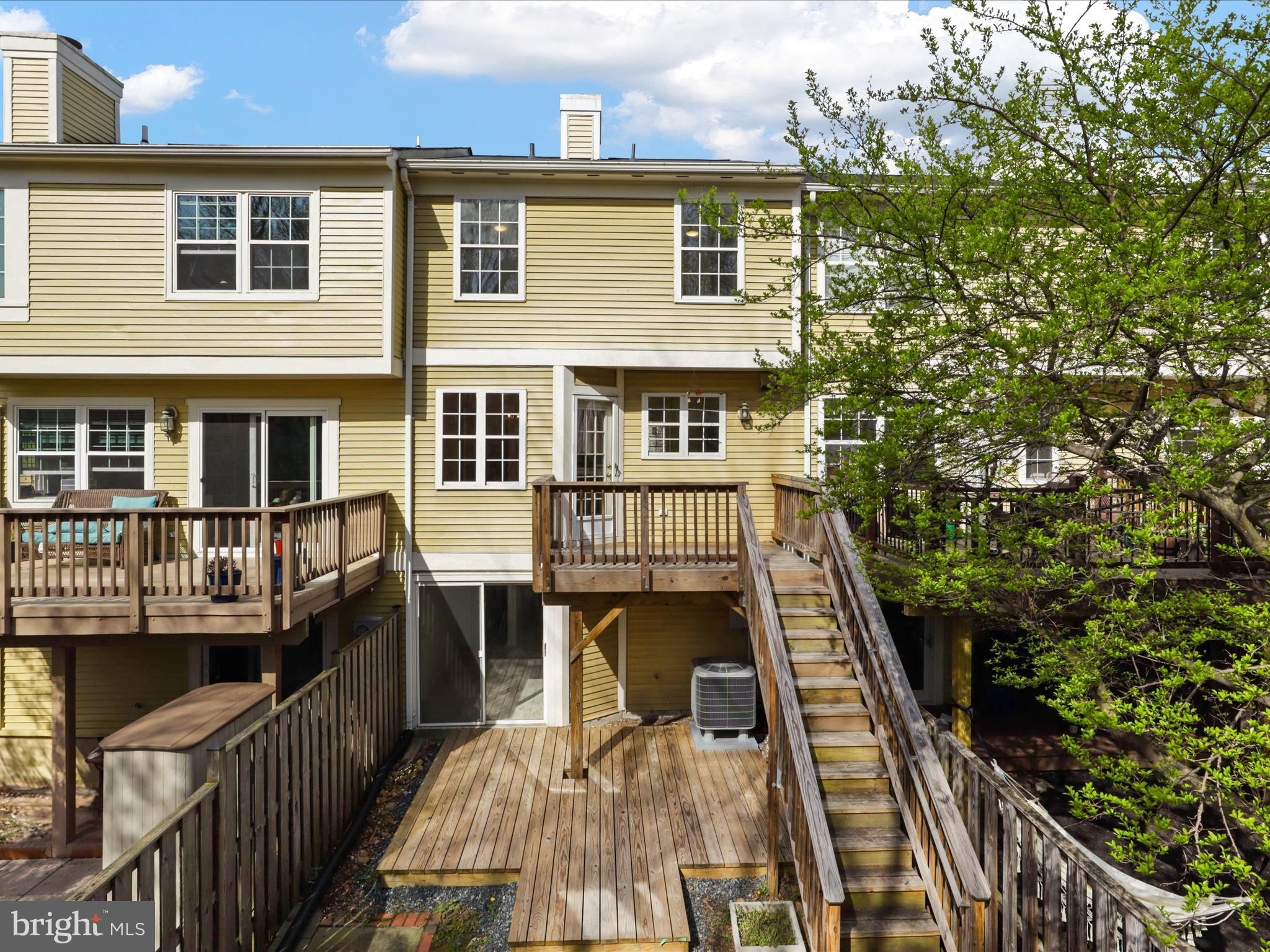 LOFTRIDGE - Residential Lease