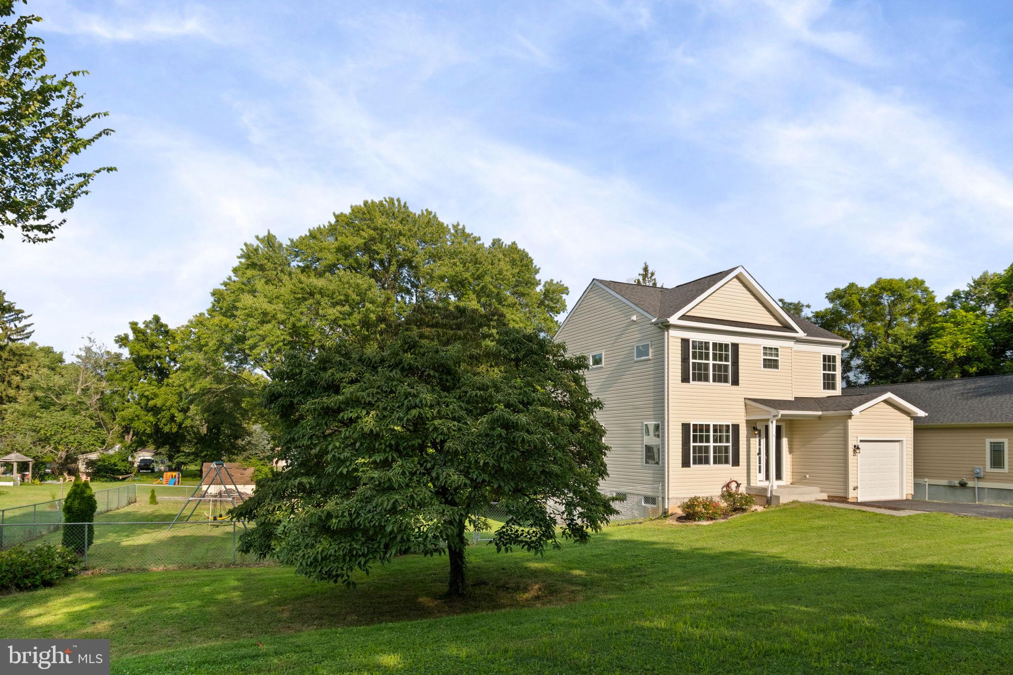 14 S LOCUST STREET