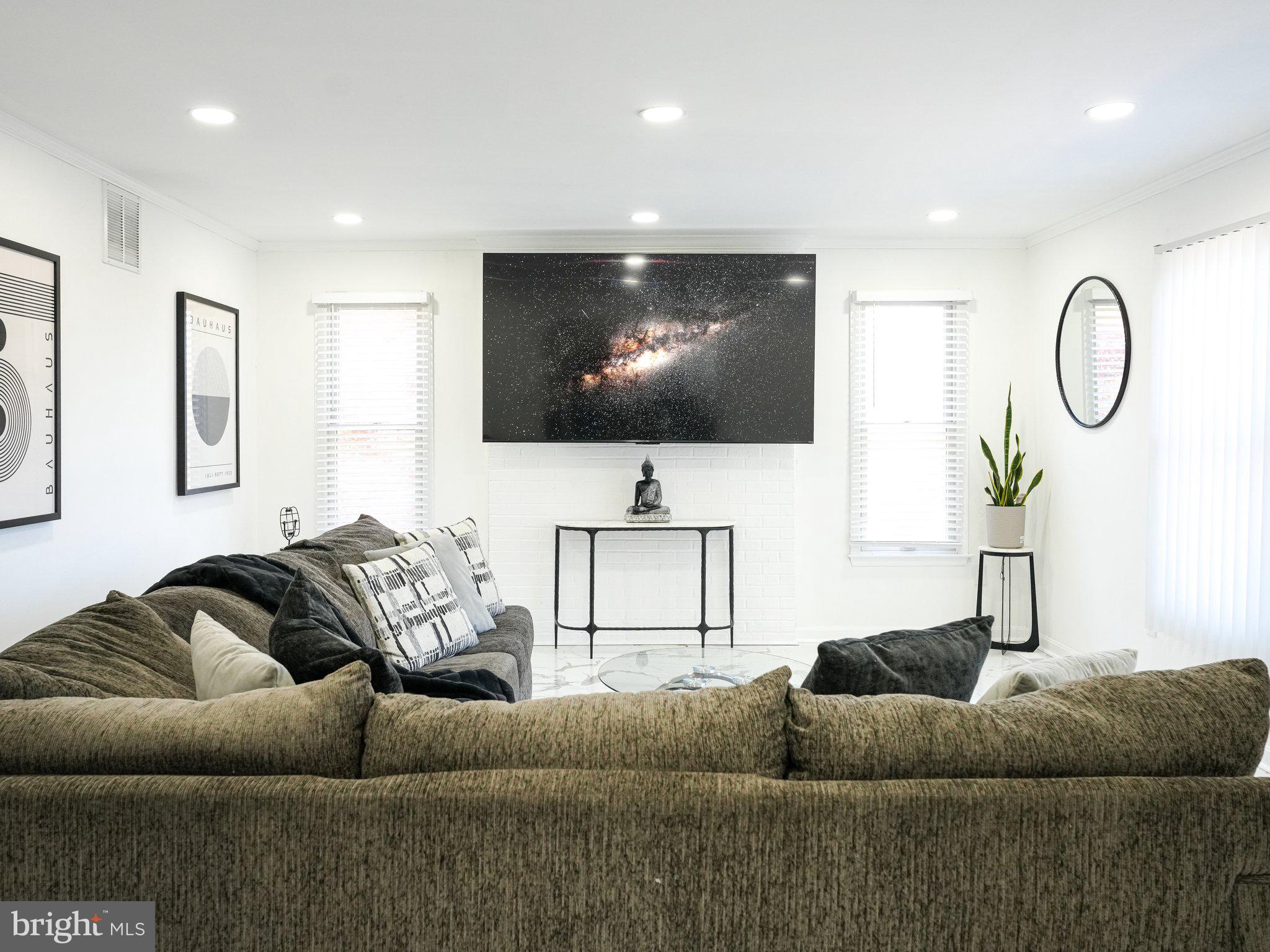 WARREN WAY - Residential