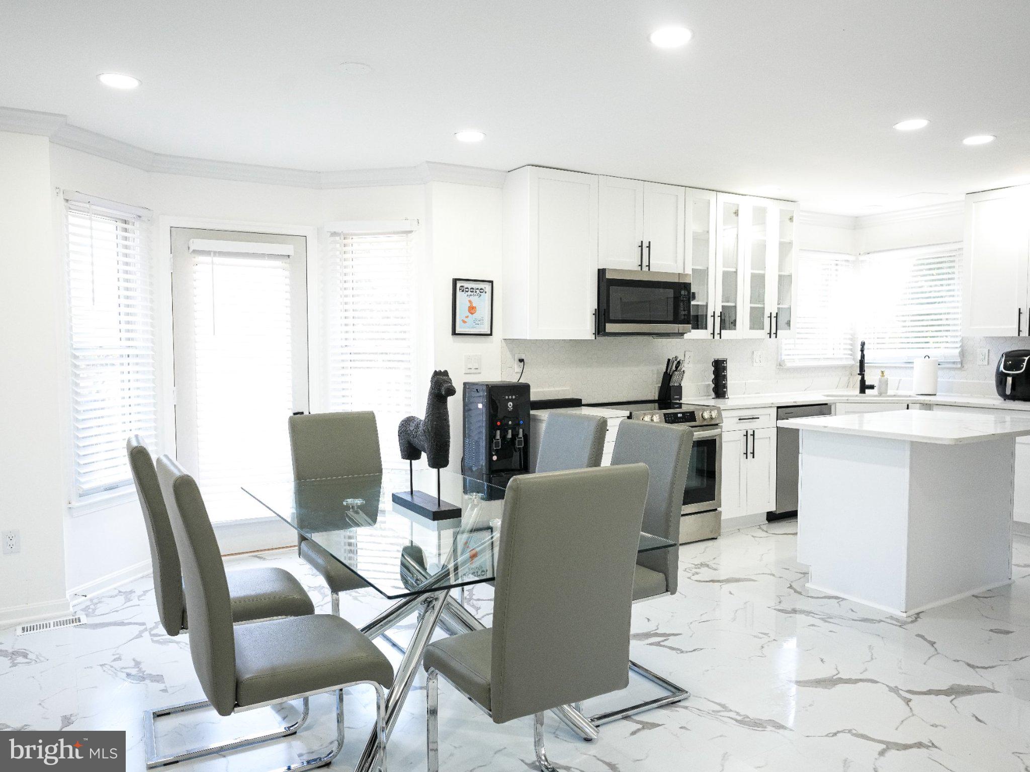 WARREN WAY - Residential