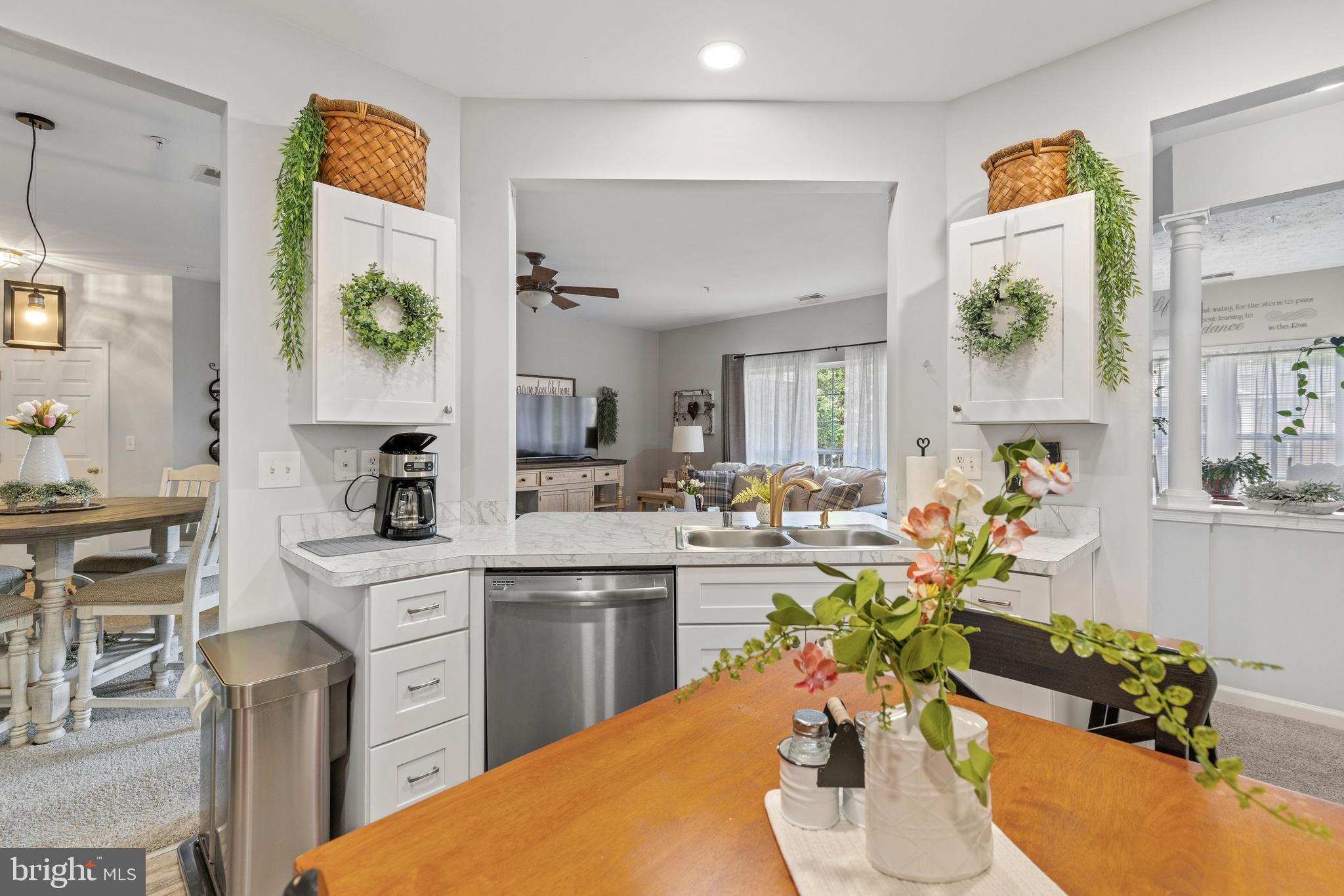 THE COURTYARDS AT POND - Residential