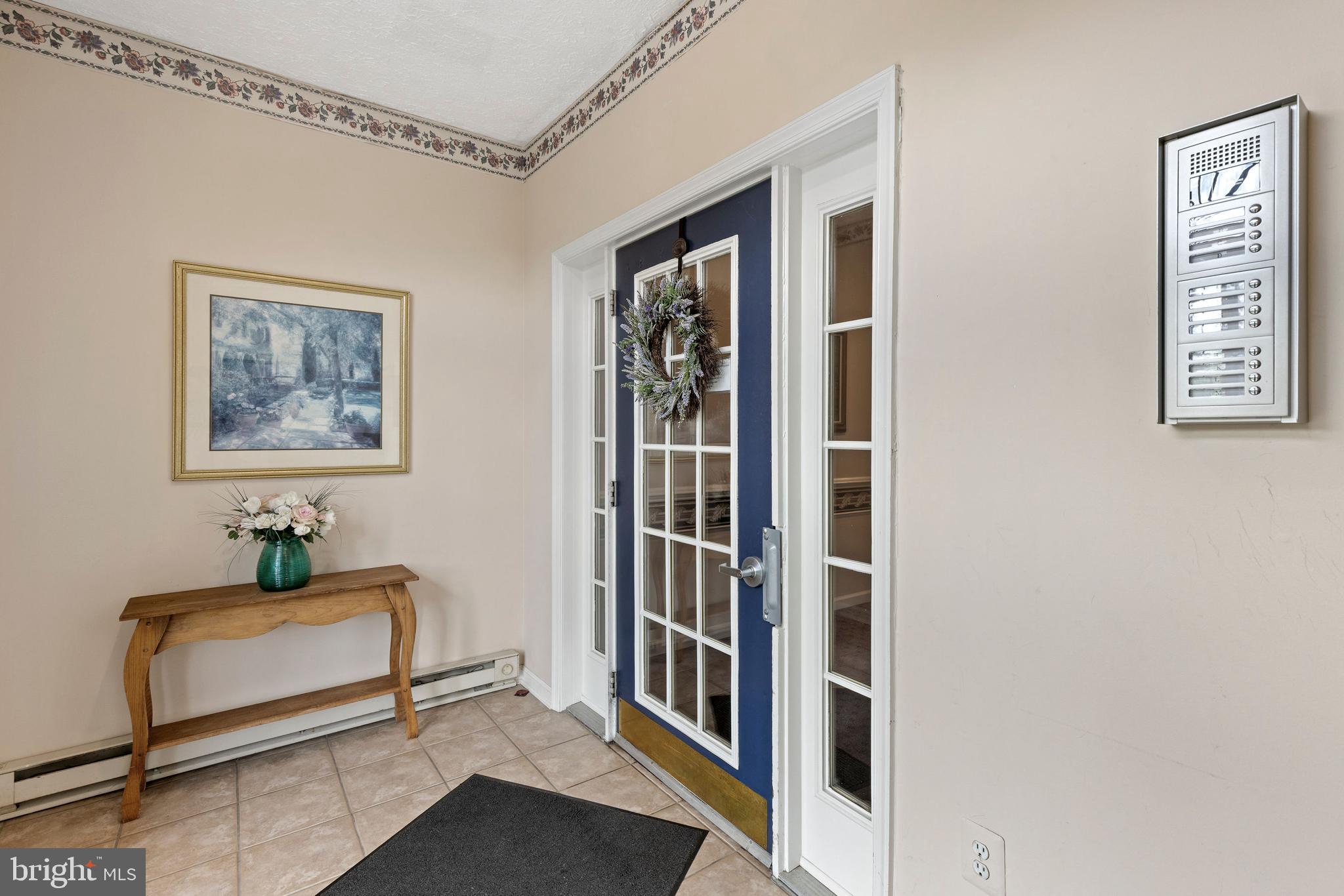 THE COURTYARDS AT POND - Residential