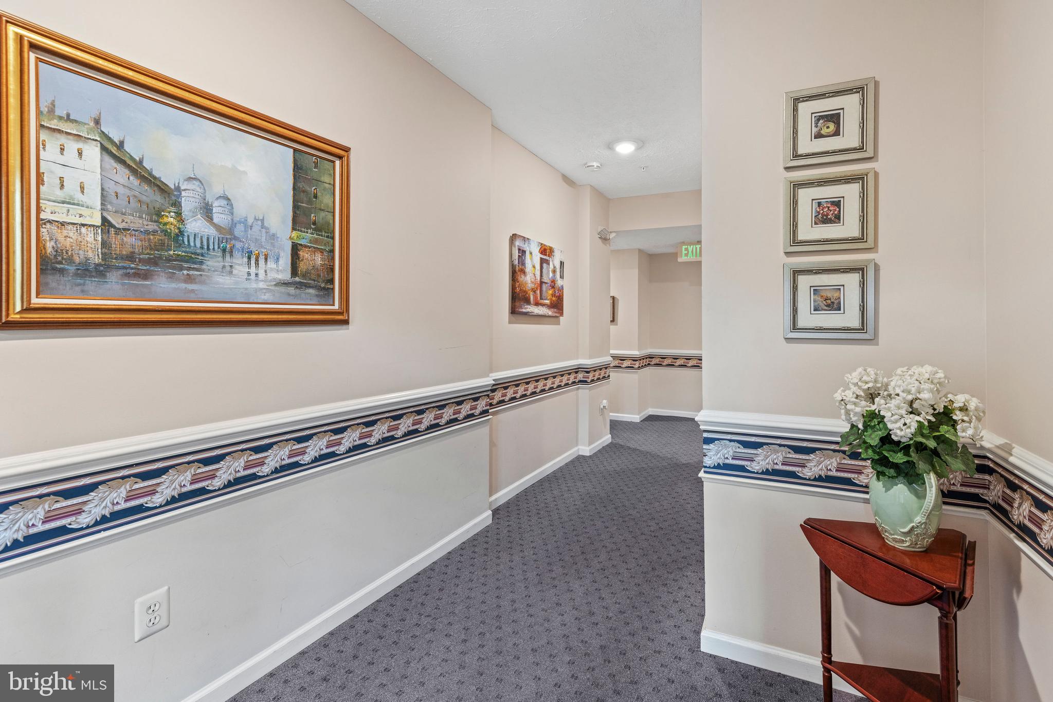 THE COURTYARDS AT POND - Residential