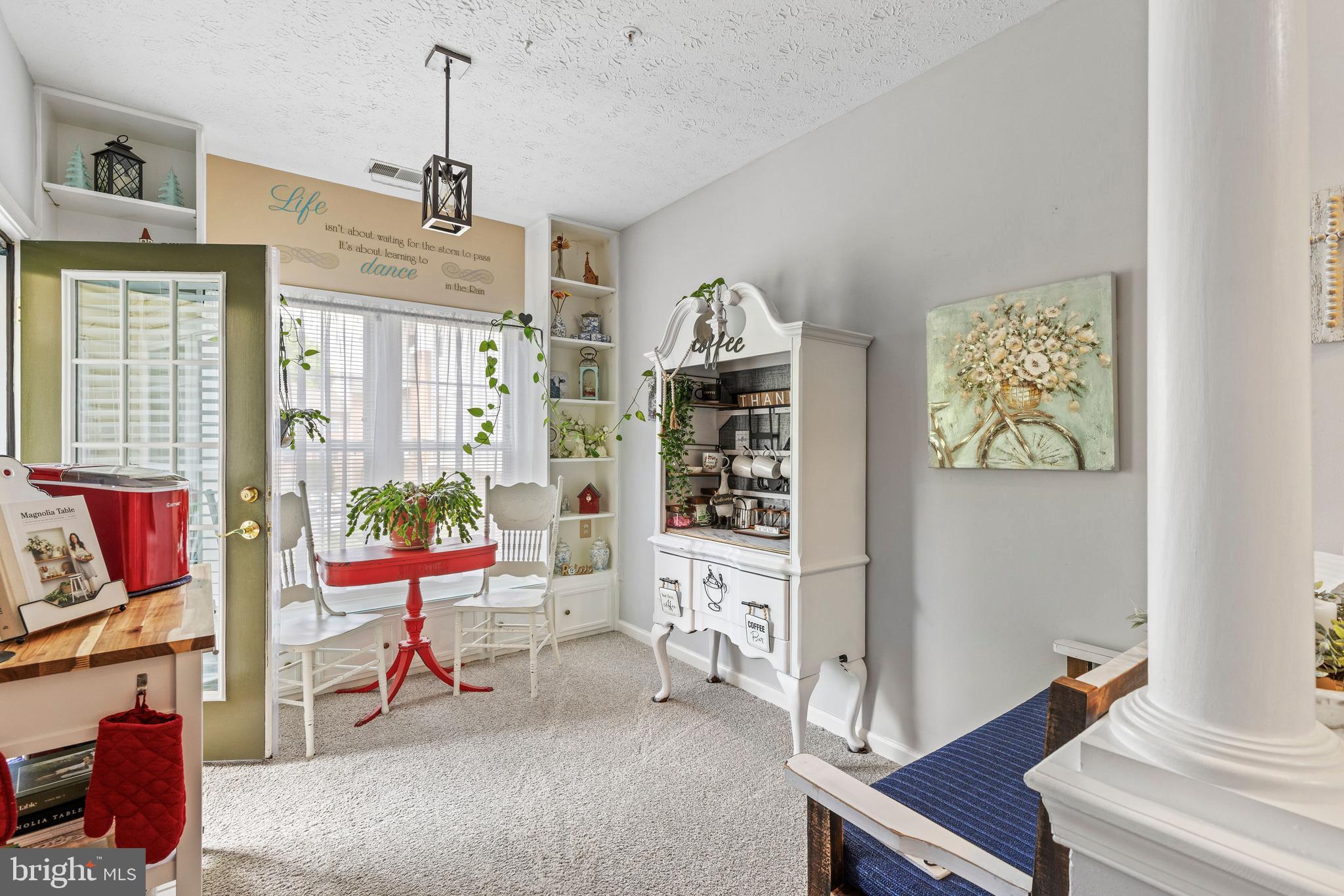 THE COURTYARDS AT POND - Residential