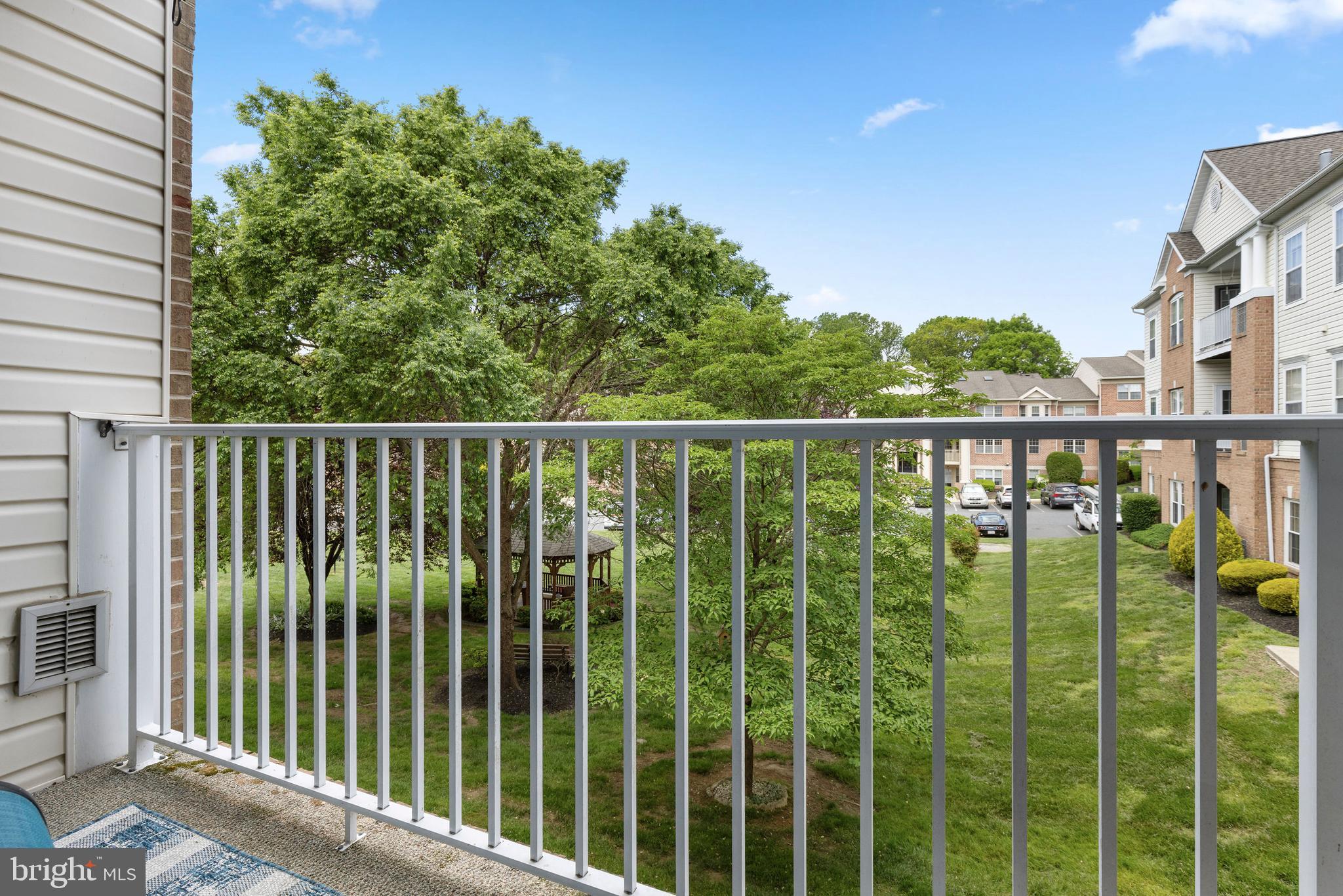 THE COURTYARDS AT POND - Residential