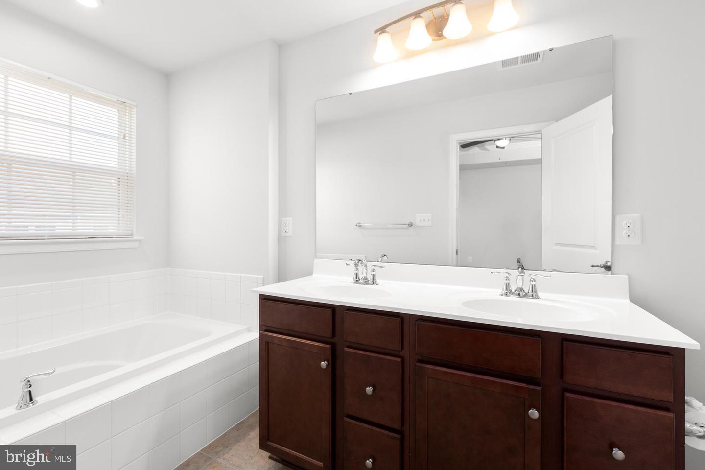 RAPPAHANNOCK LANDING - Residential Lease