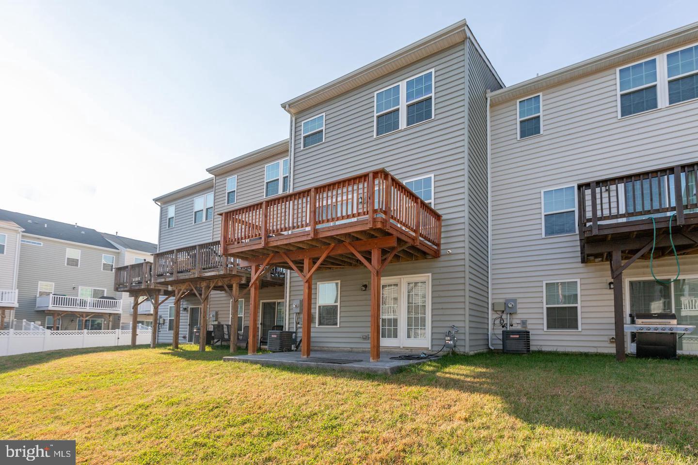 RAPPAHANNOCK LANDING - Residential Lease
