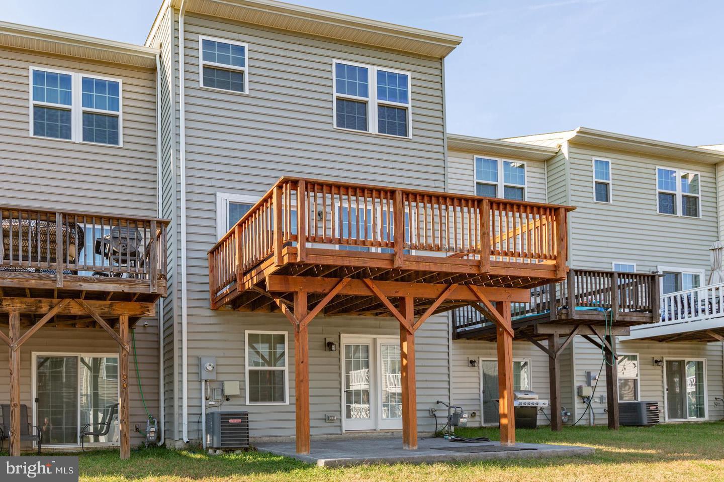 RAPPAHANNOCK LANDING - Residential Lease