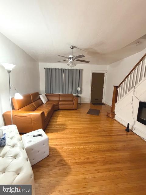 1653 W MENTOR STREET