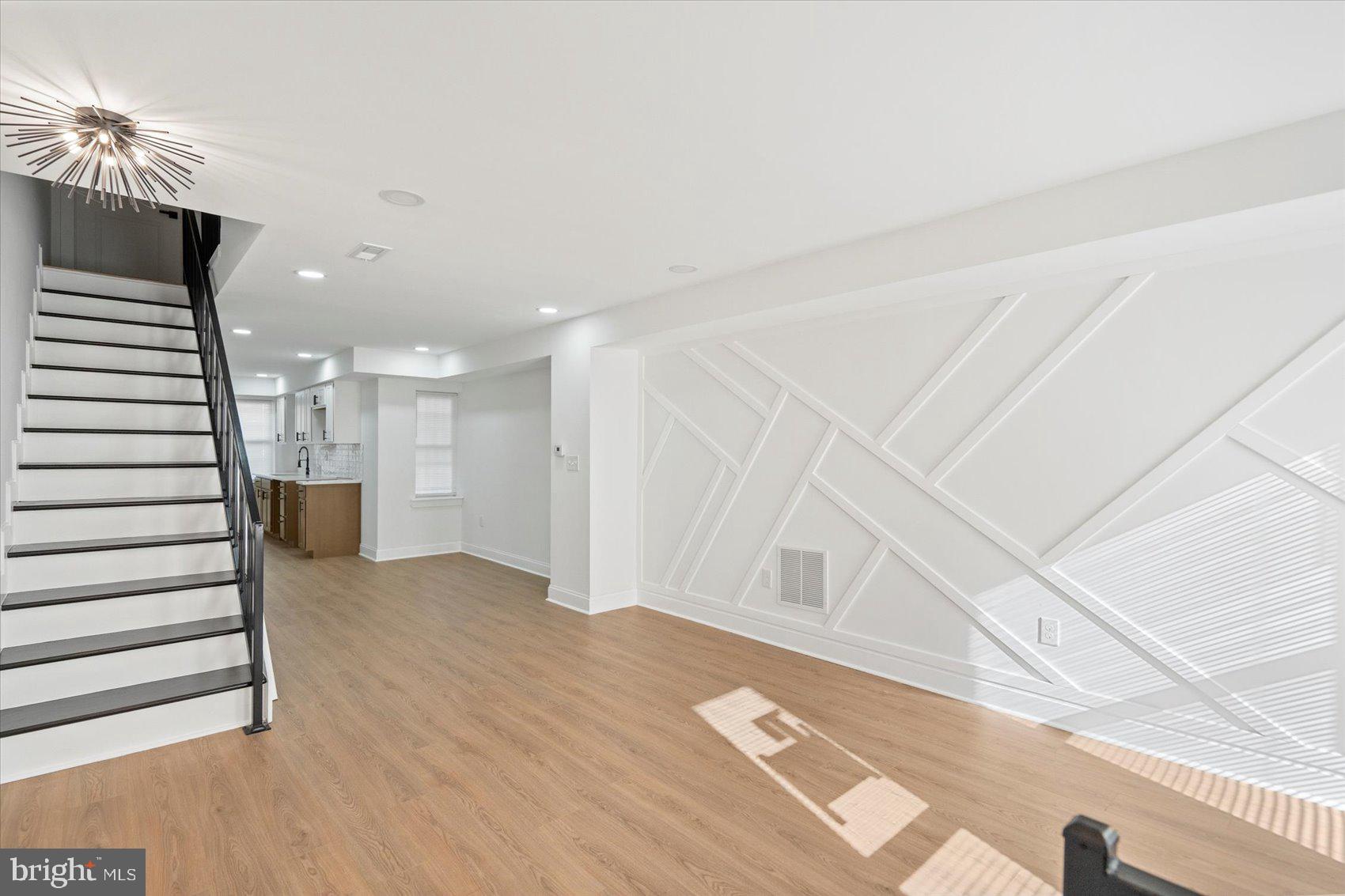 MIDDLE EAST - Residential Lease