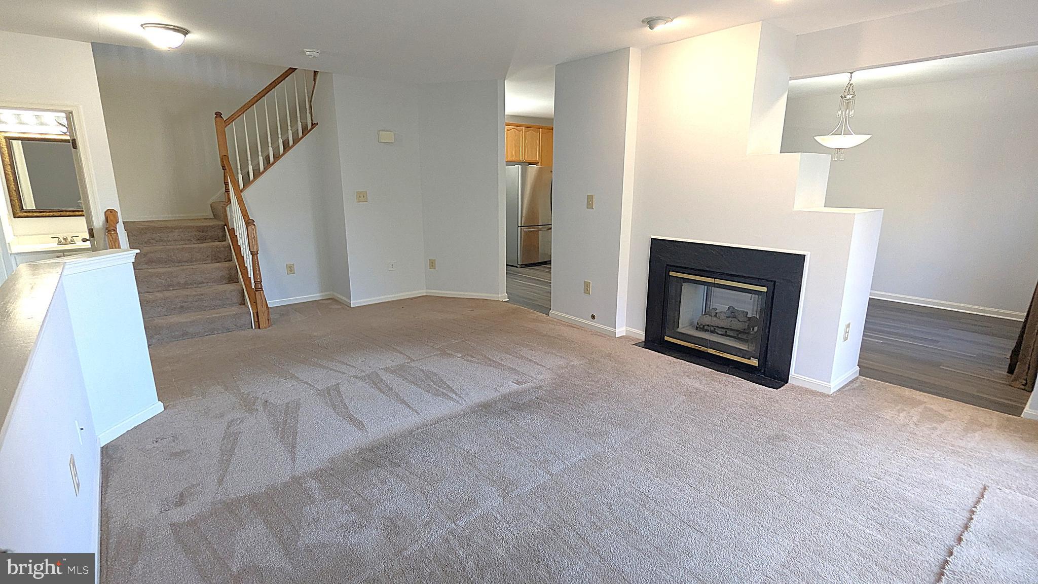 LIFESTYLE AT SULLY STATION - Residential