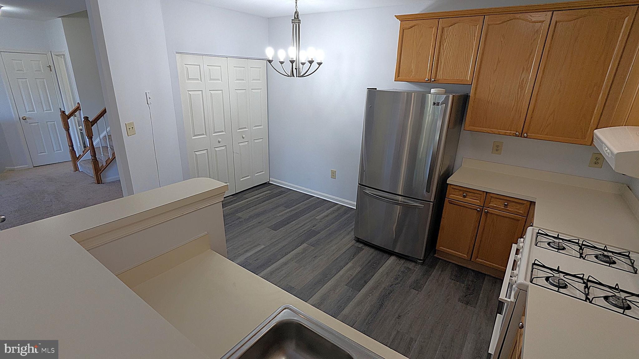 LIFESTYLE AT SULLY STATION - Residential