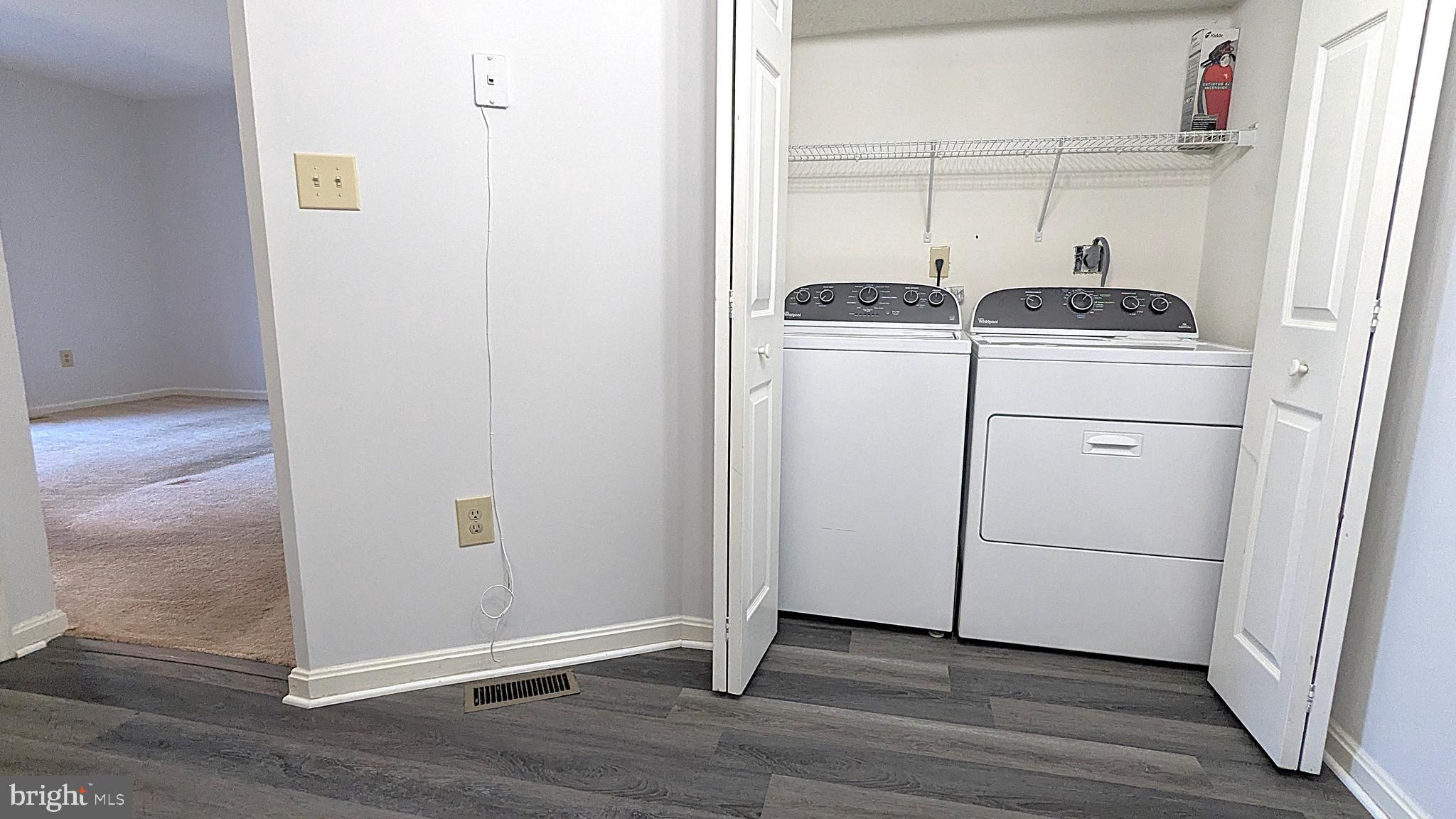 LIFESTYLE AT SULLY STATION - Residential