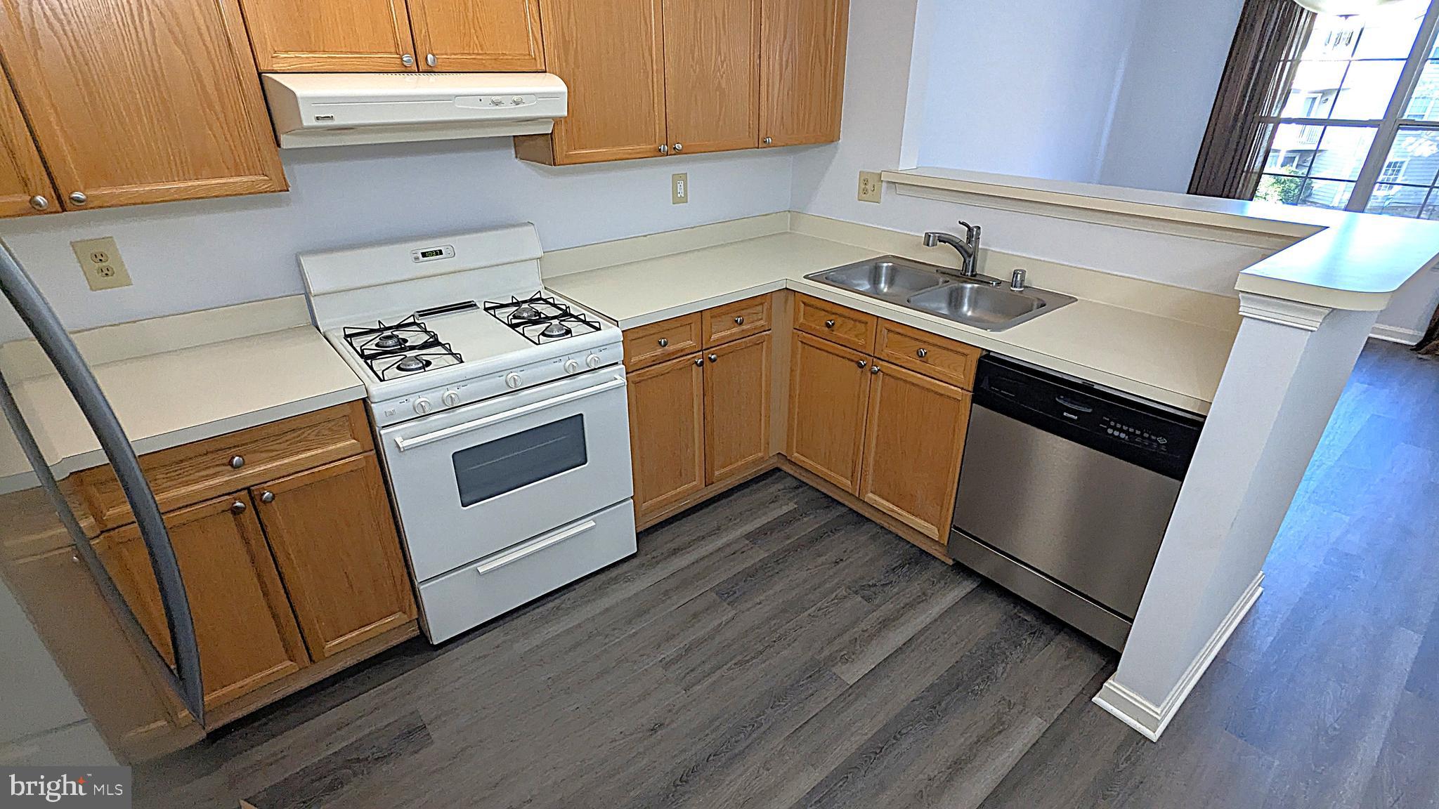 LIFESTYLE AT SULLY STATION - Residential