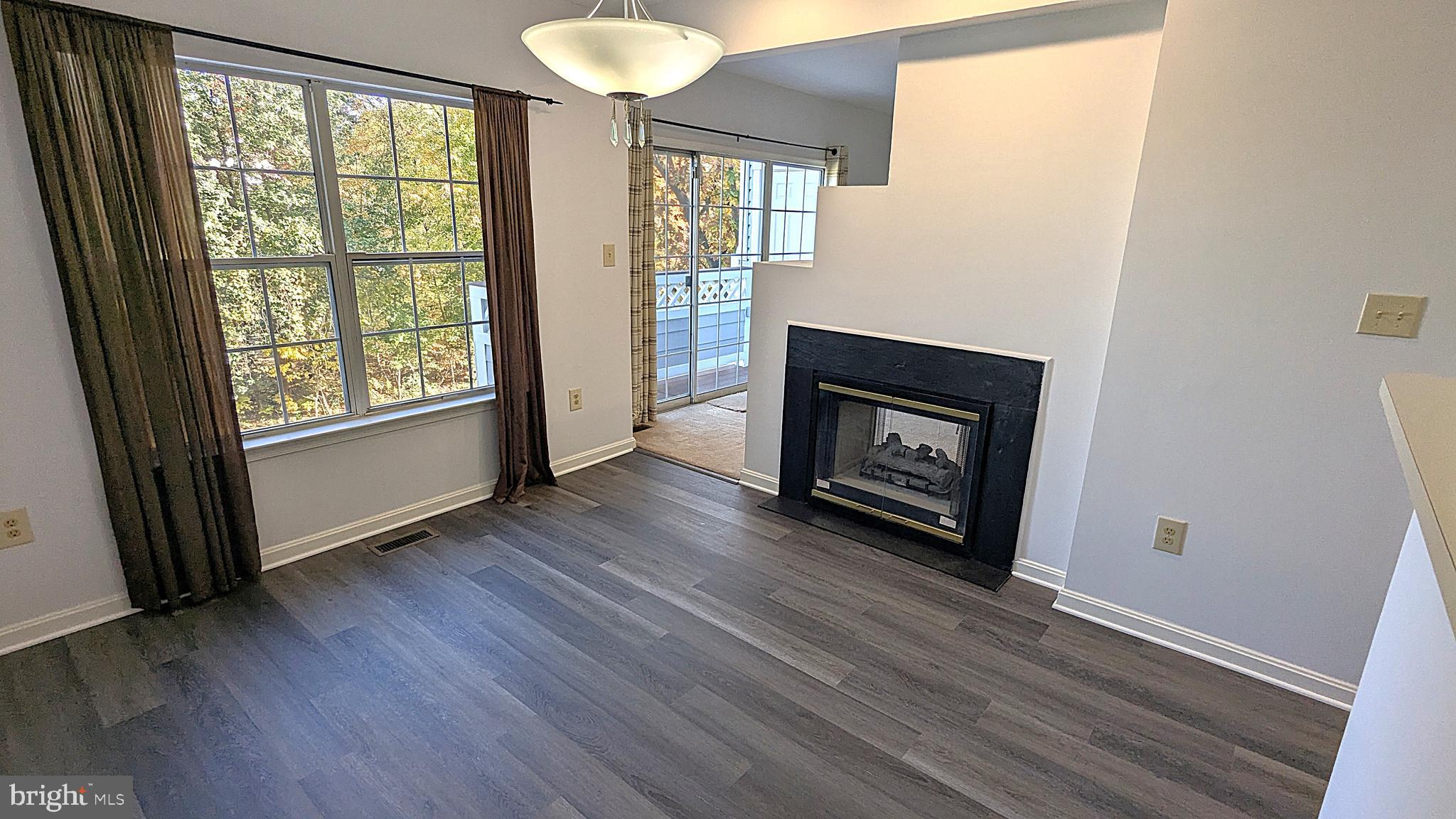 LIFESTYLE AT SULLY STATION - Residential