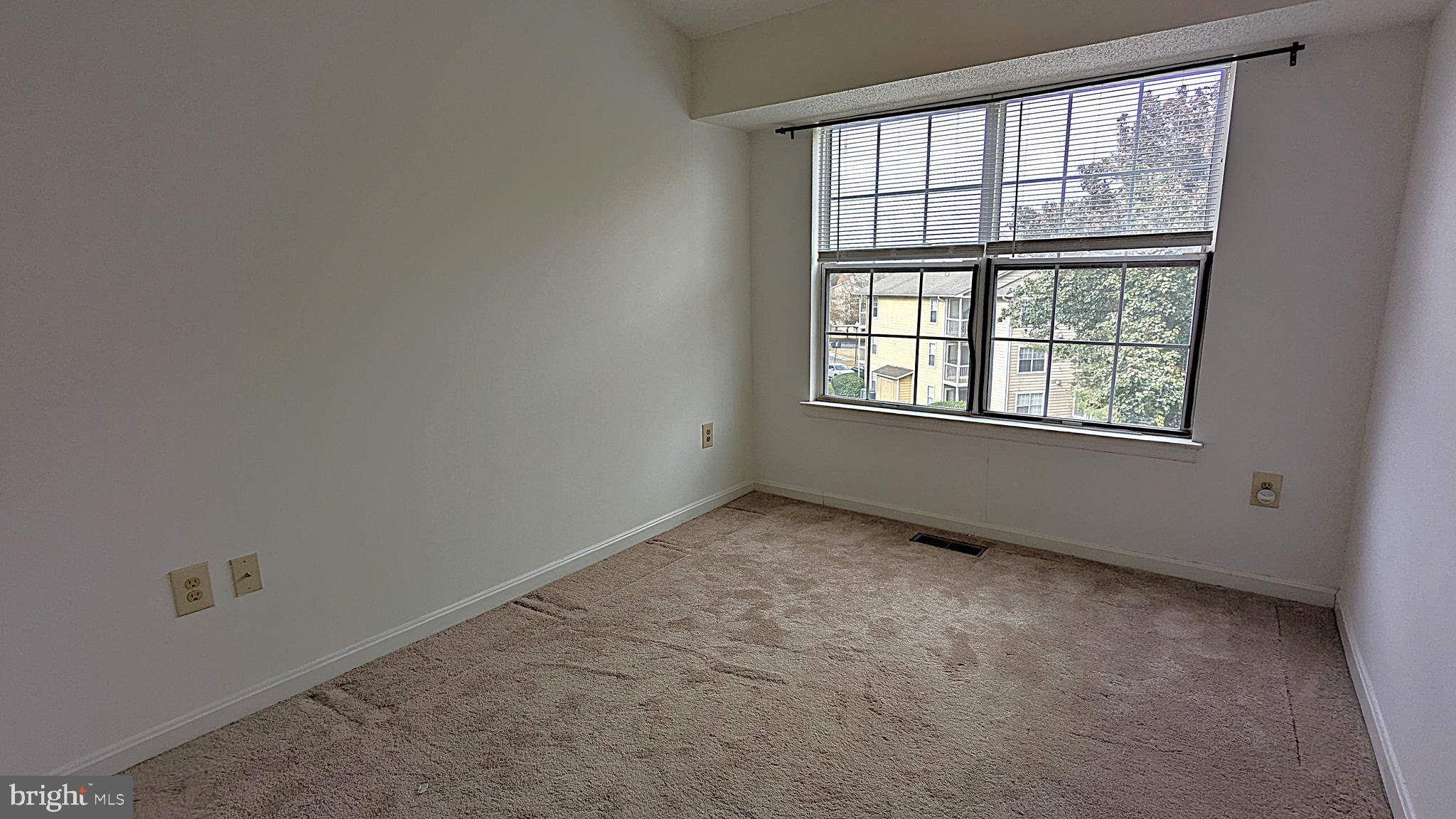 LIFESTYLE AT SULLY STATION - Residential