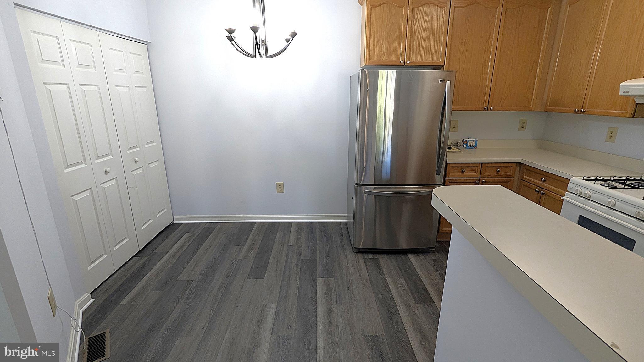 LIFESTYLE AT SULLY STATION - Residential