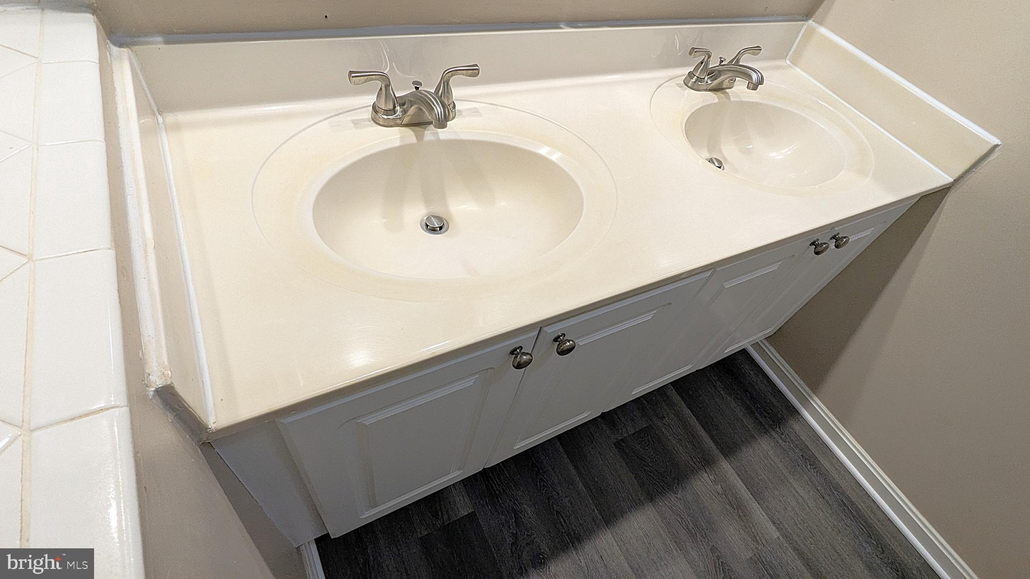 LIFESTYLE AT SULLY STATION - Residential