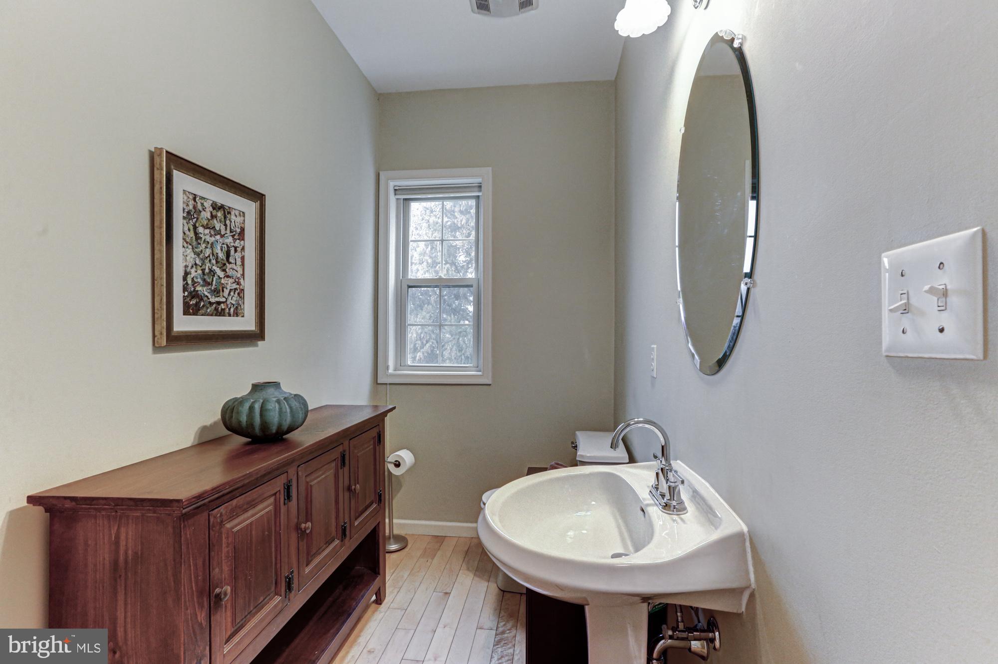 ESTS OF LONDN BRDG - Residential