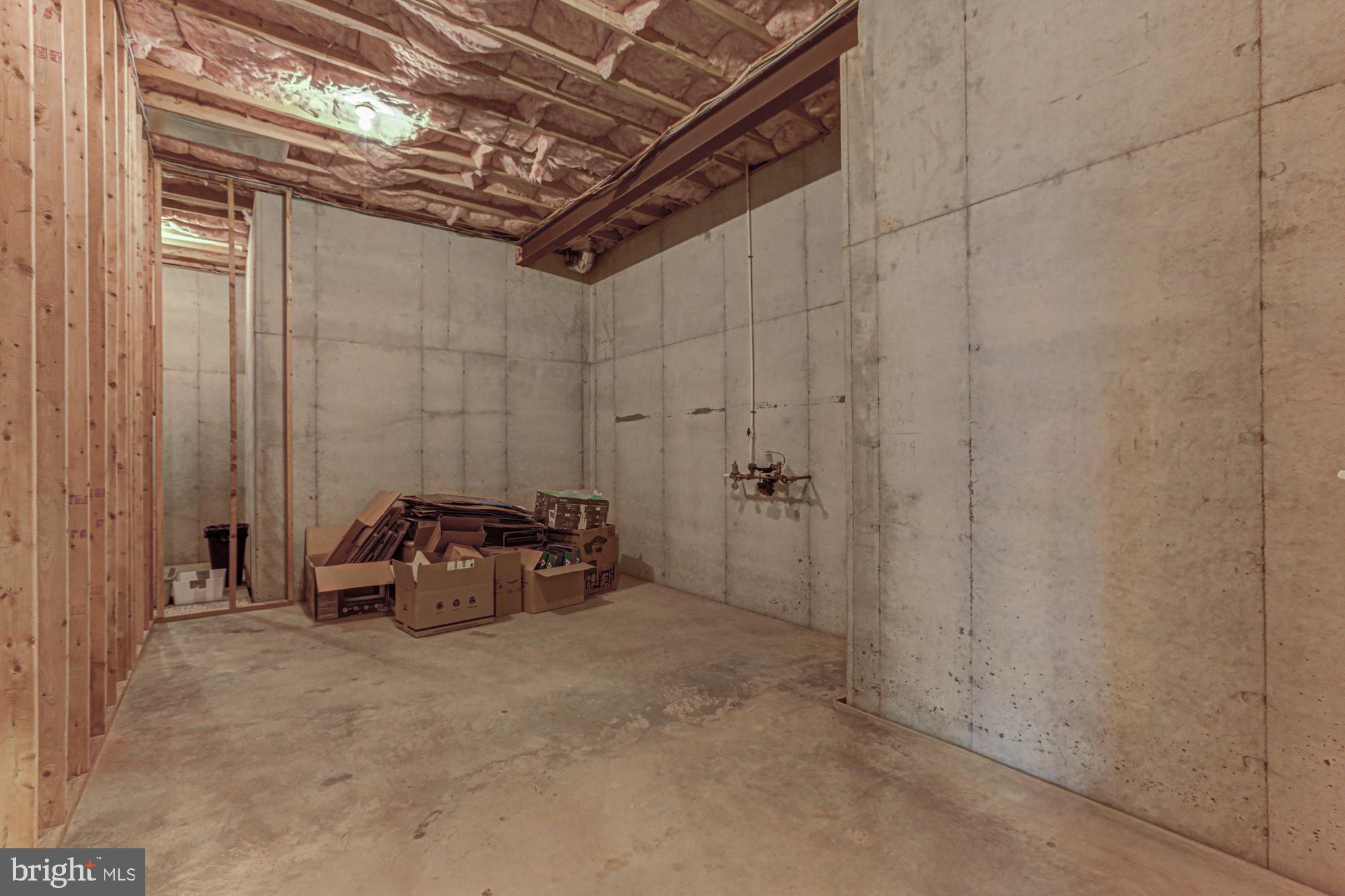 ESTS OF LONDN BRDG - Residential