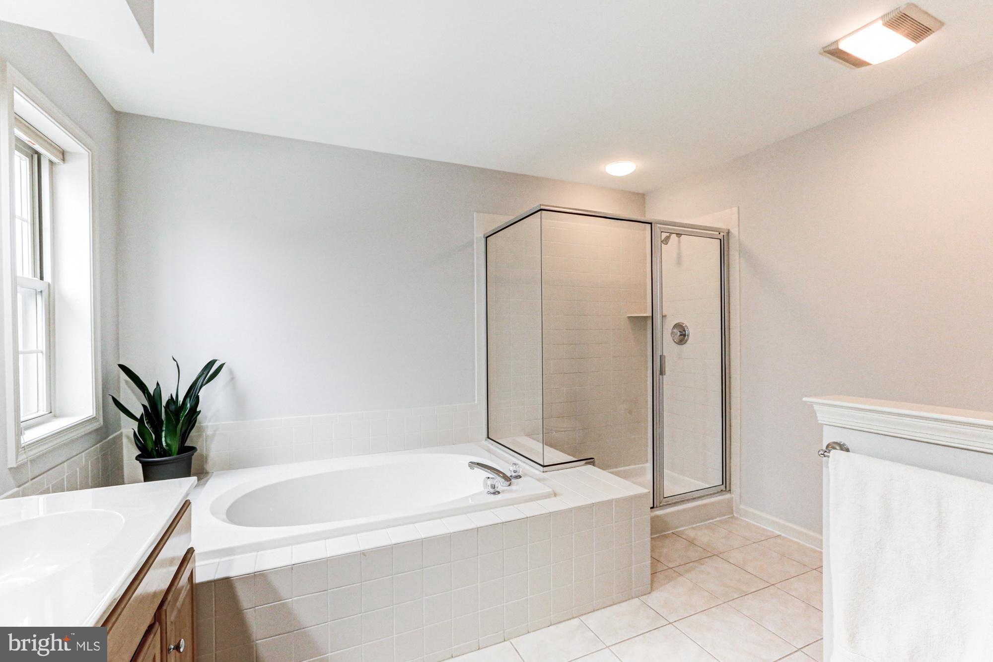 ESTS OF LONDN BRDG - Residential