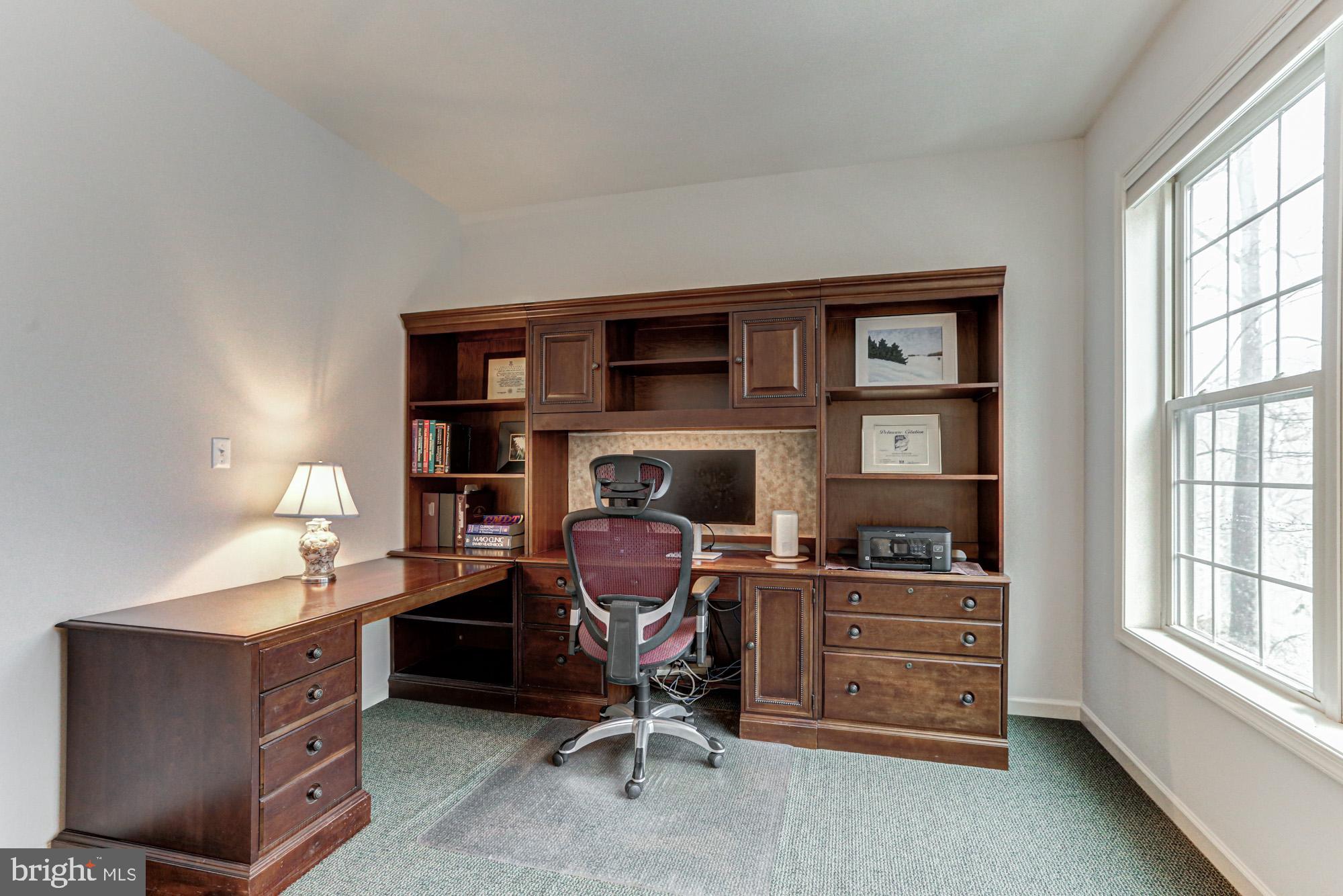 ESTS OF LONDN BRDG - Residential