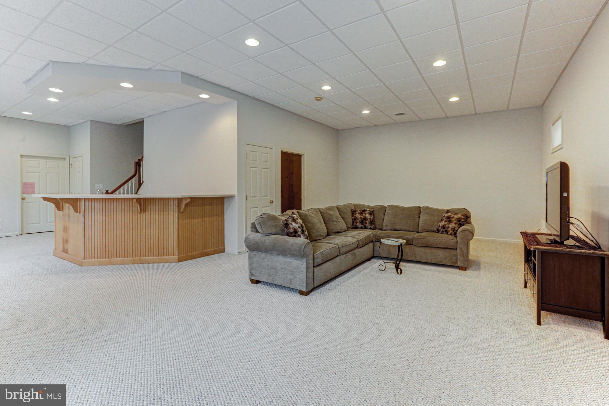 ESTS OF LONDN BRDG - Residential