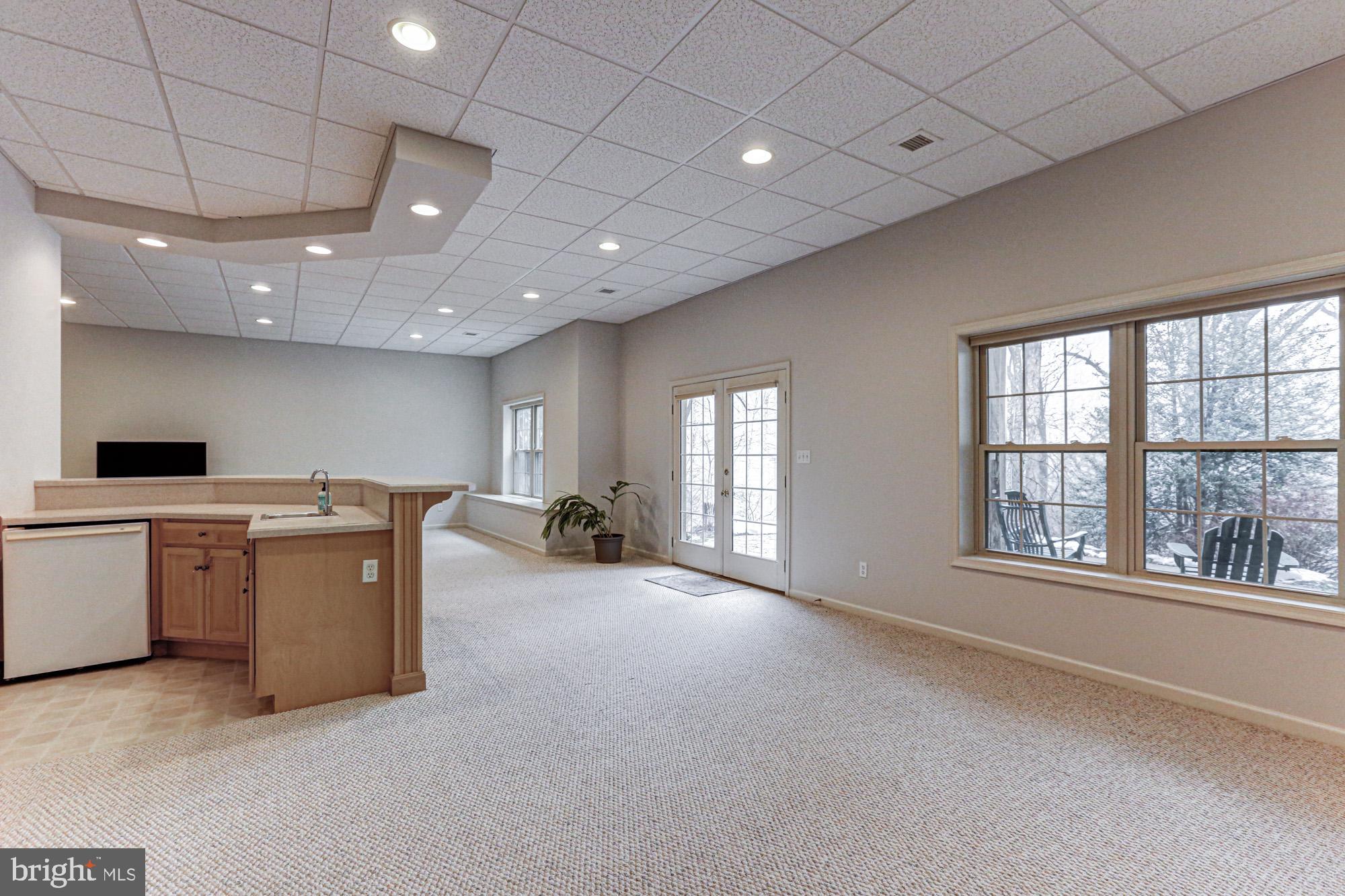 ESTS OF LONDN BRDG - Residential