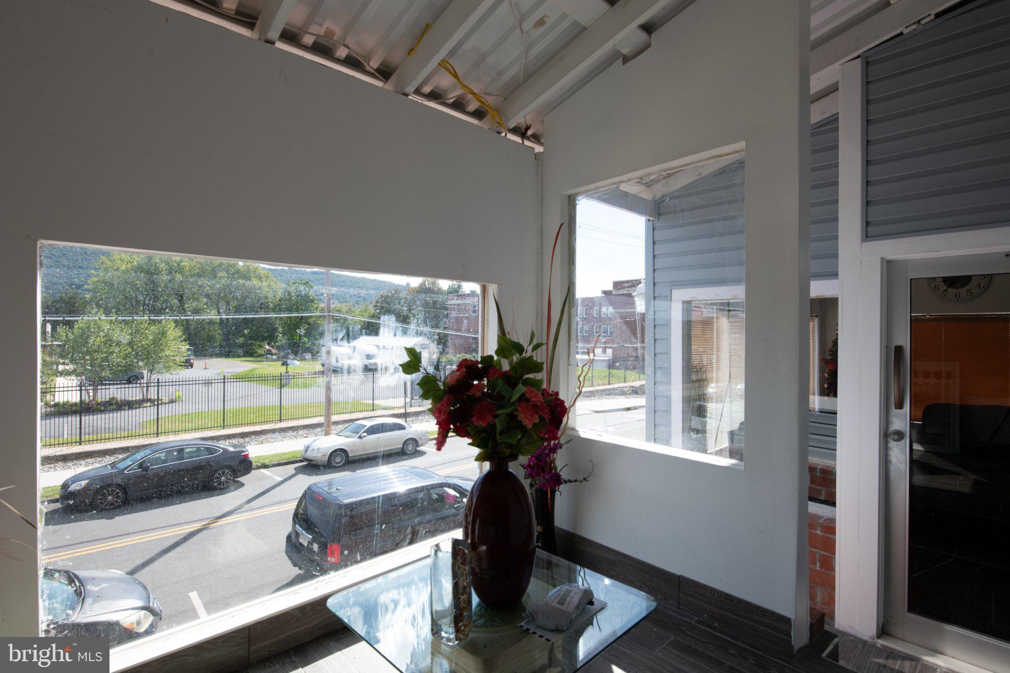 708 N 6TH STREET