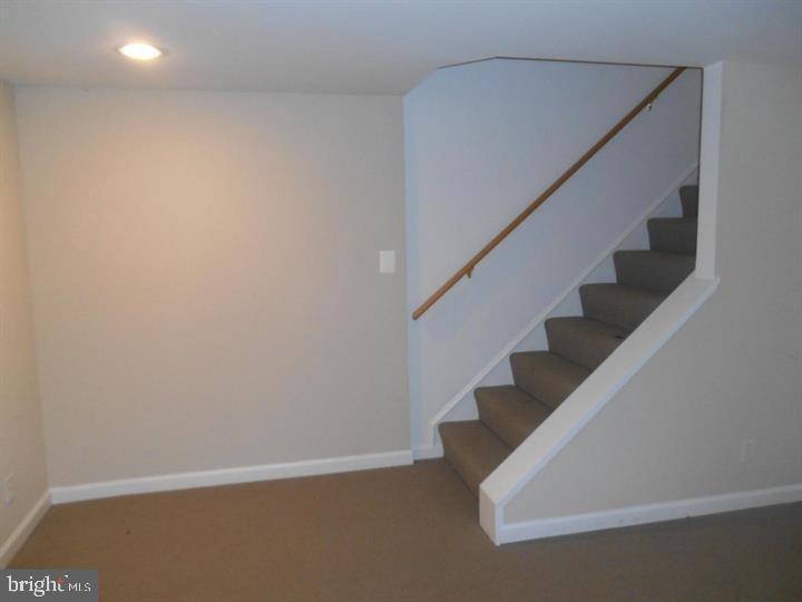 FAIRLINGTON MEADOWS - Residential Lease