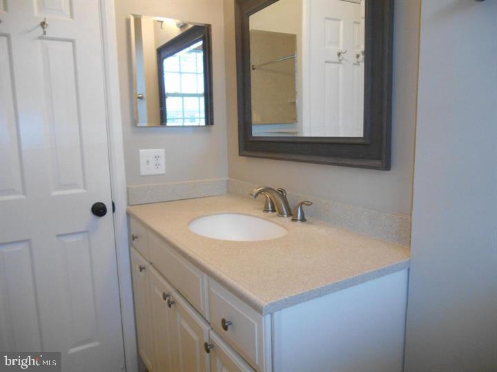 FAIRLINGTON MEADOWS - Residential Lease