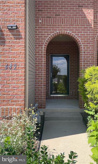 TRIO FIELDS - Residential